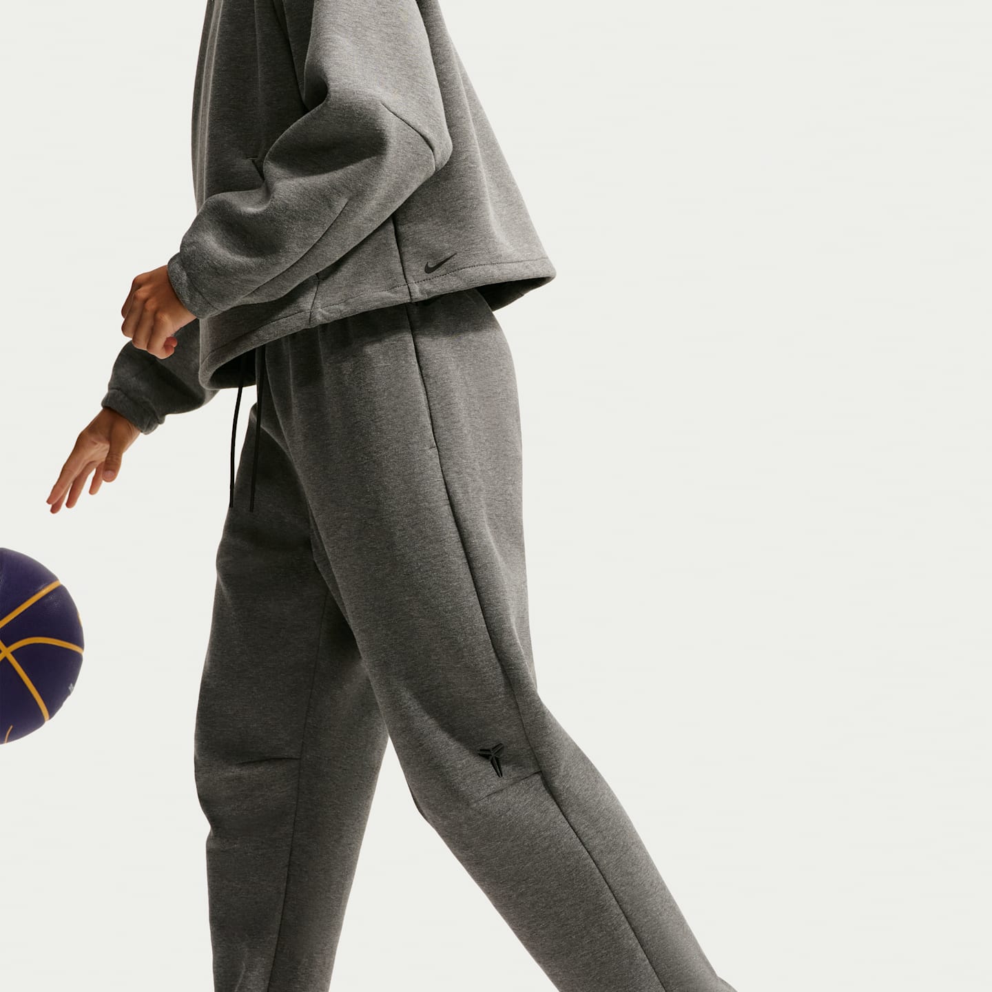 Женские баскетбольные брюки Nike Kobe Dri-FIT, цвет: Чёрный меланжевый / Чёрный — фото 4