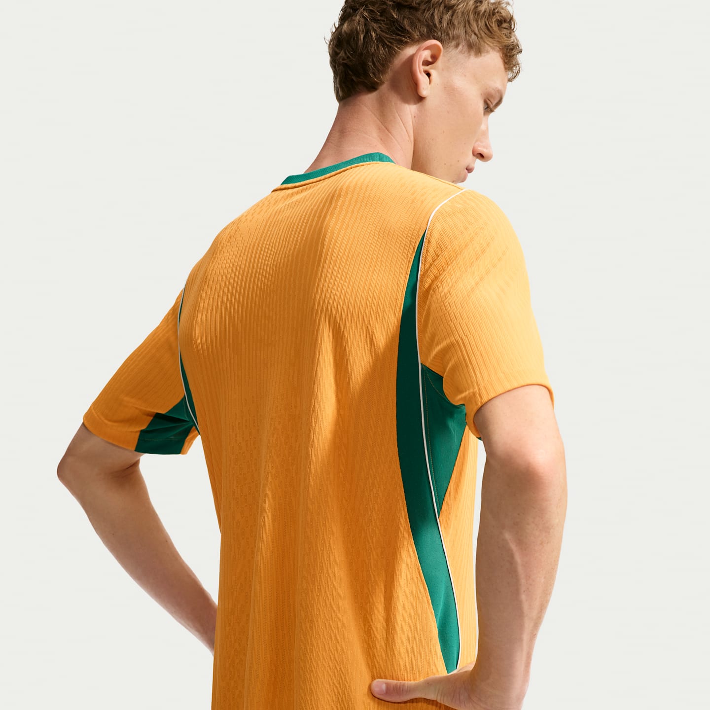 Мужское футбольное игровое джерси Nike Australia 2026 Match Home Aero-FIT, цвет: Золотой / Зелёный — фото 2