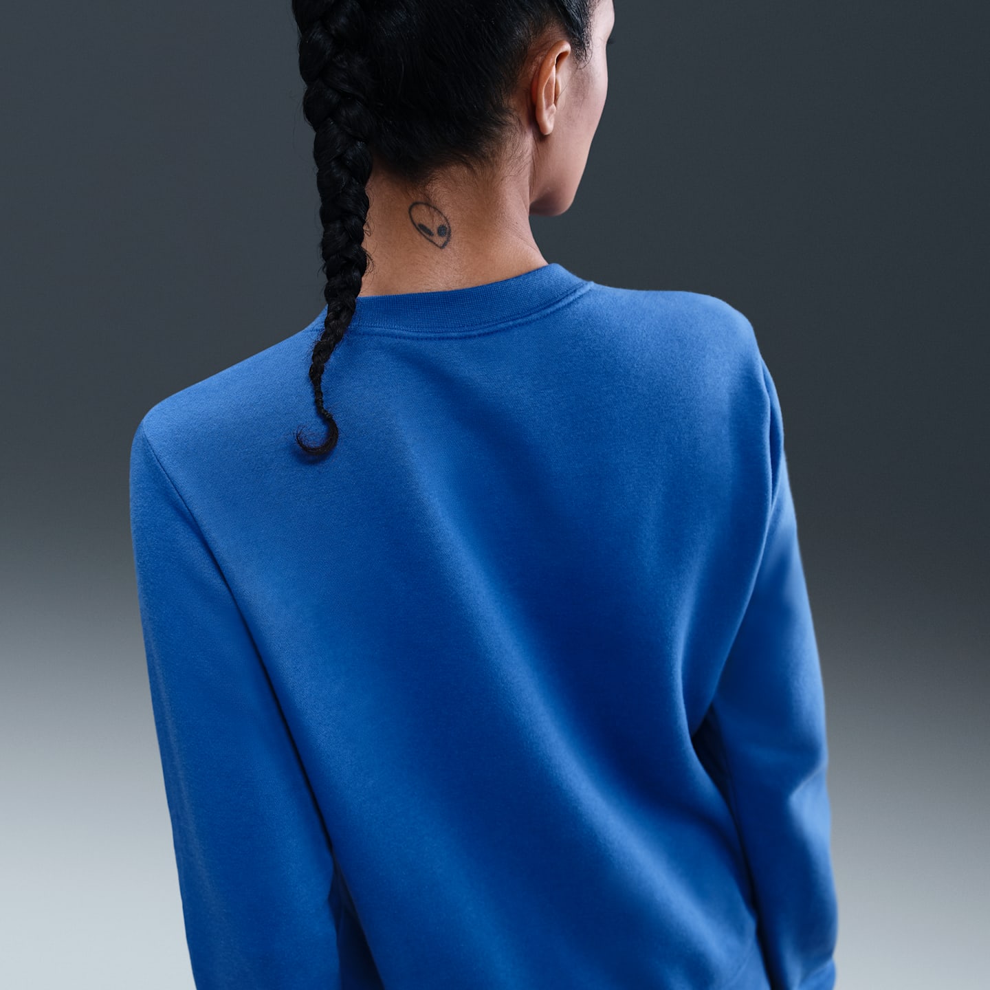 Женский свитшот Nike Sportswear Club Fleece, цвет: Королевский синий / Белый — фото 2