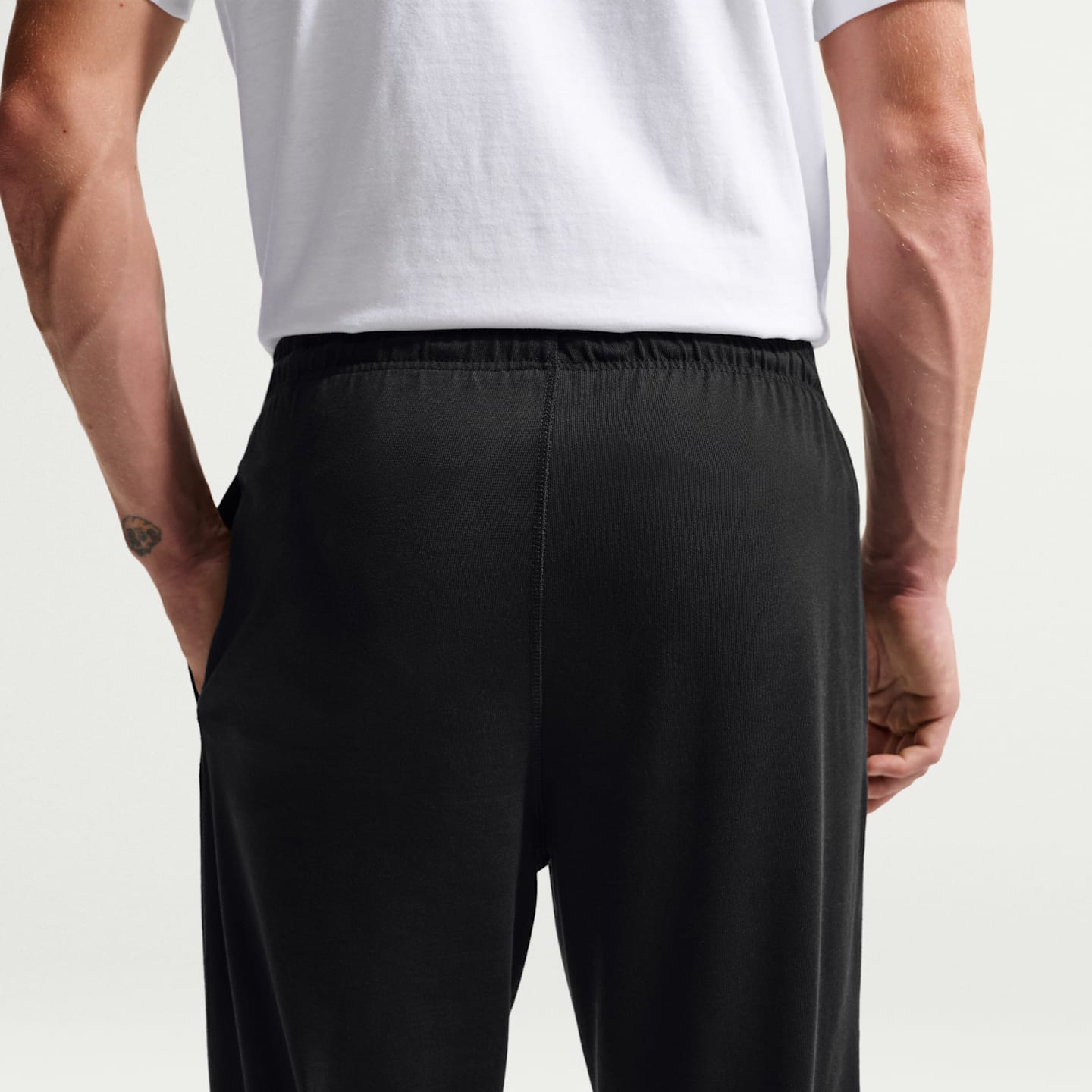 Мужские трикотажные джоггеры Nike Club, цвет: Чёрный / Белый — фото 3