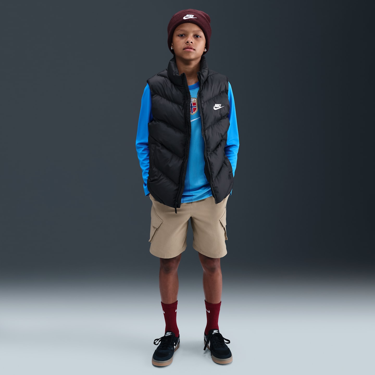 Детский жилет Nike Sportswear All Day Play Therma-FIT Loose-Fit Puffer Vest, цвет: Чёрный / Белый — фото 6