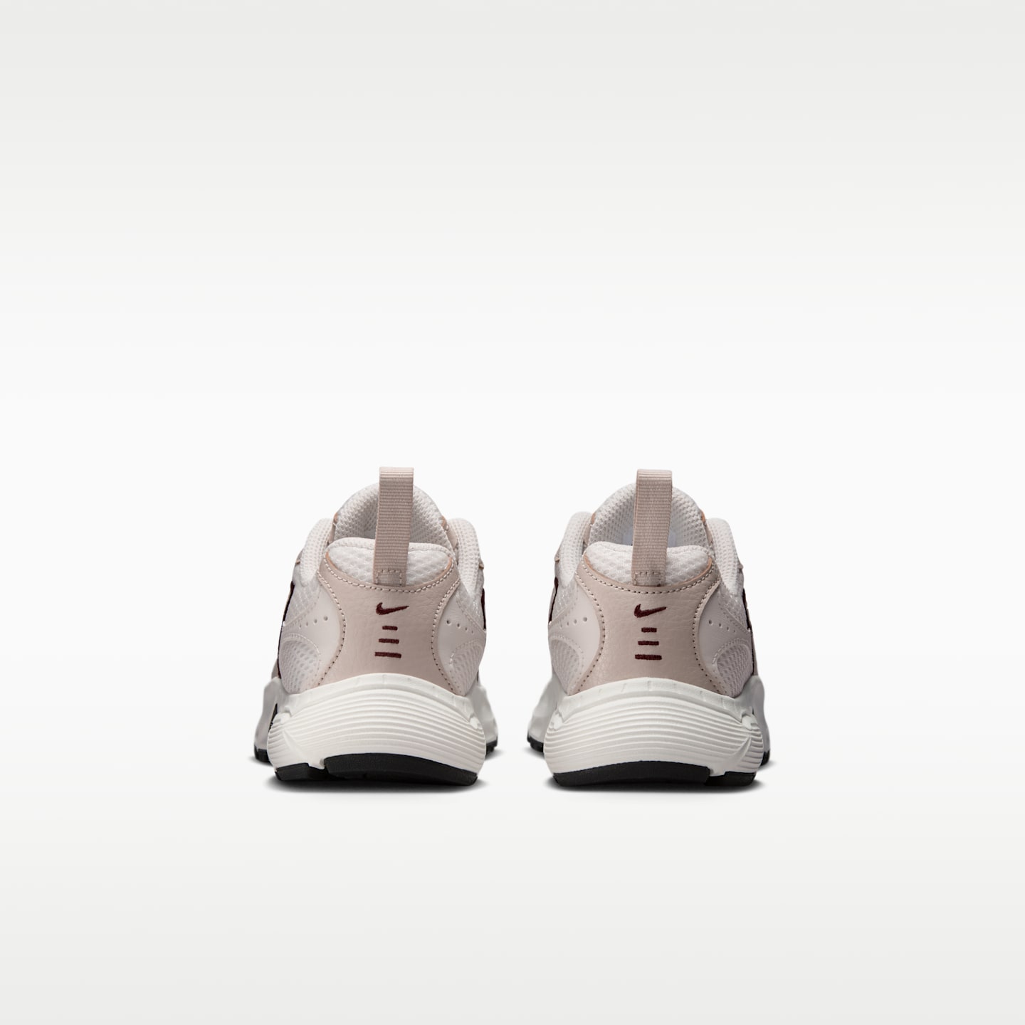 Детские кроссовки Nike Stratos Shift 2000 Shoes, цвет: Кремовый / Чёрный — фото 6