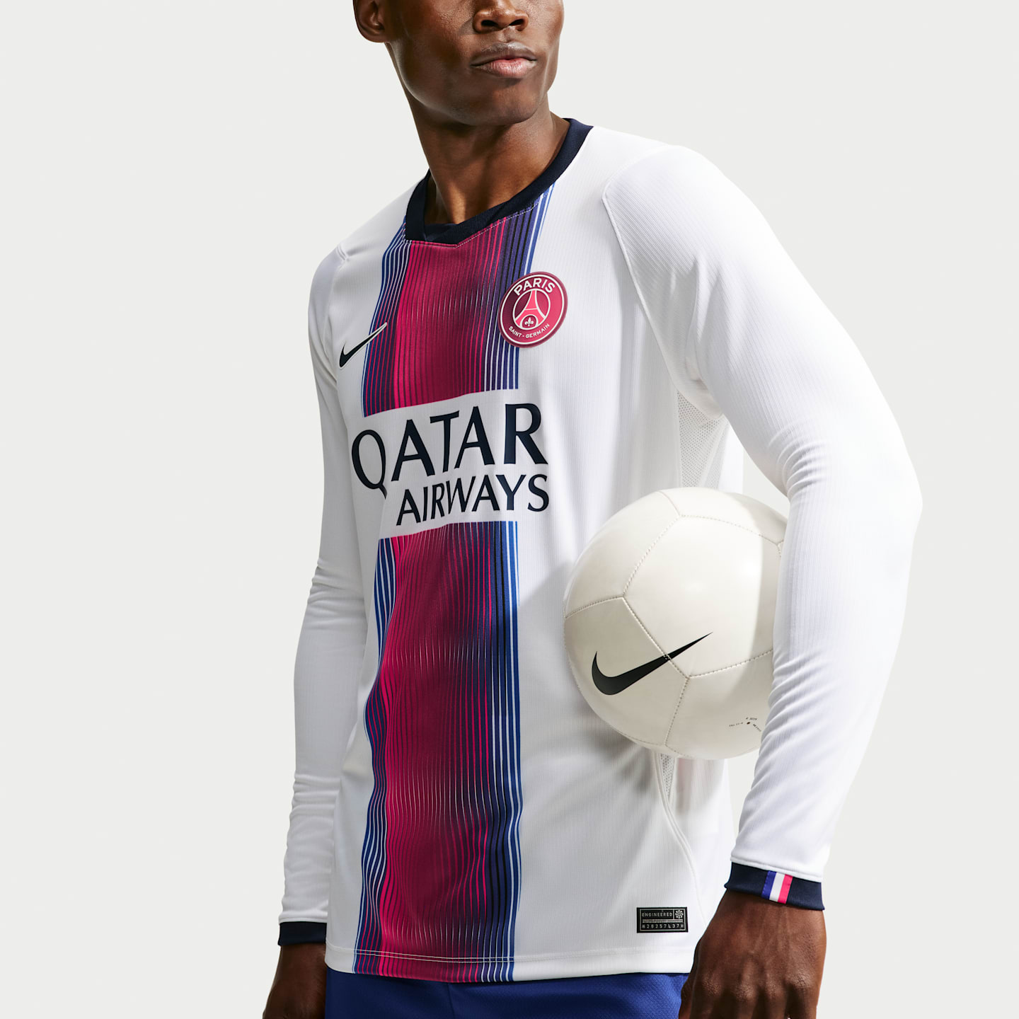 Мужской топ Nike Paris Saint-Germain 2026/27 Stadium Away Dri-FIT Soccer Replica Long-Sleeve Jersey, цвет: Белый / Тёмно-синий