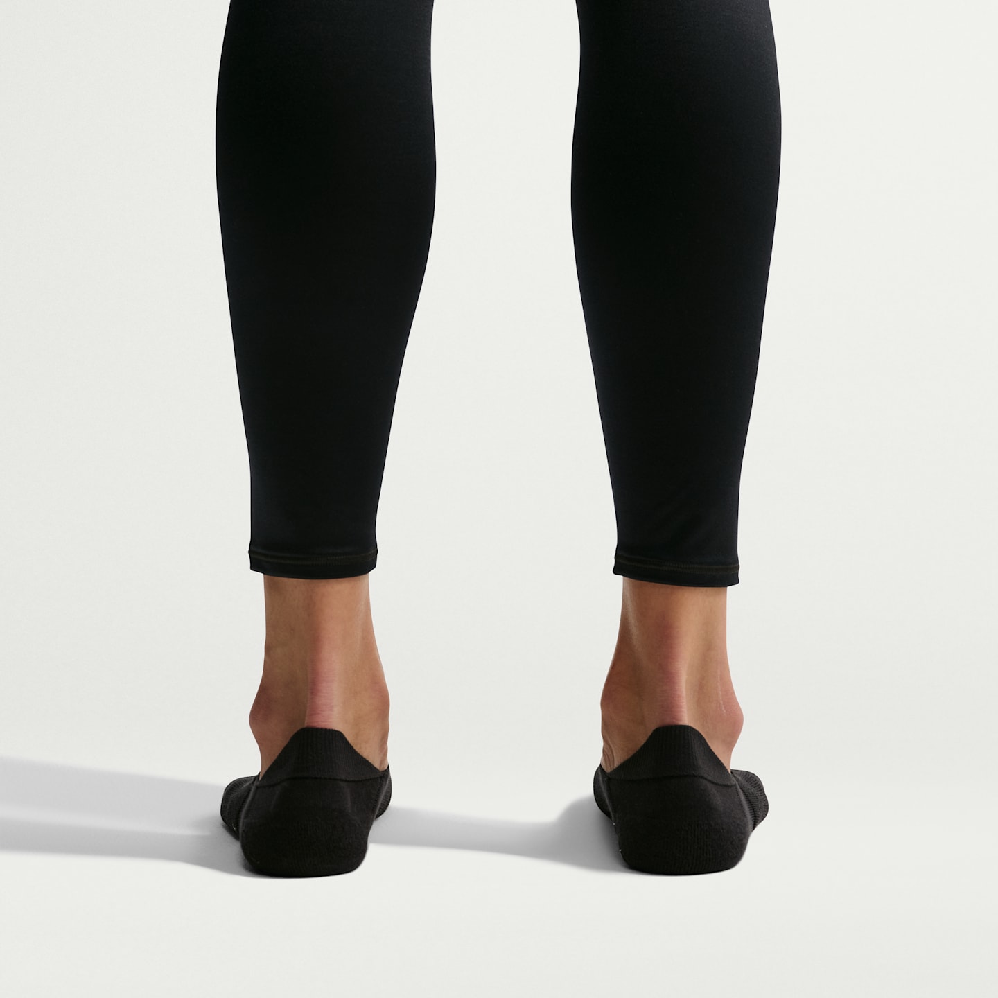 Женские носки-невидимки NikeSKIMS Dri-FIT для пилатеса, 1 пара, цвет: Обсидиановый — фото 3