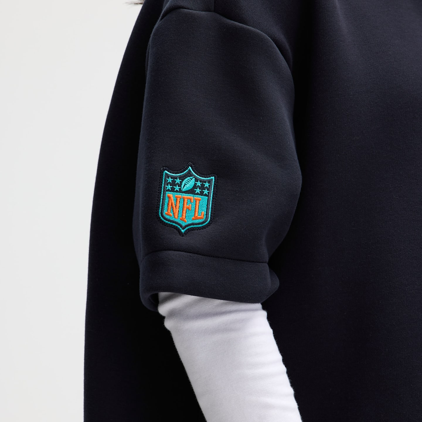 Женское платье Nike NFL Miami Dolphins Rivalries Collection из флиса Tech оверсайз, цвет: Тёмно-синий — фото 8