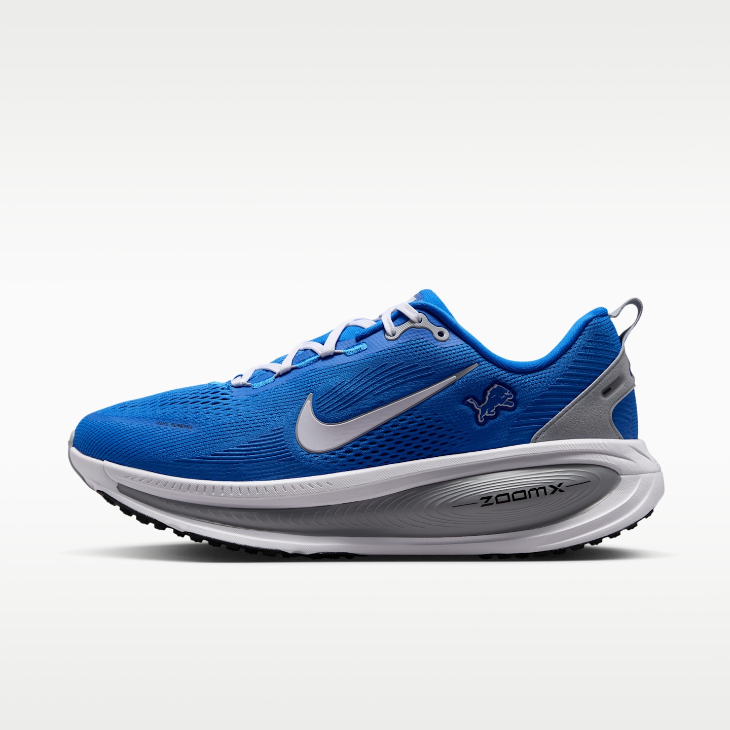 Мужские кроссовки Nike Vomero 18 (Detroit Lions) NFL Road Running, цвет: Синий / Волчий серый — фото 1