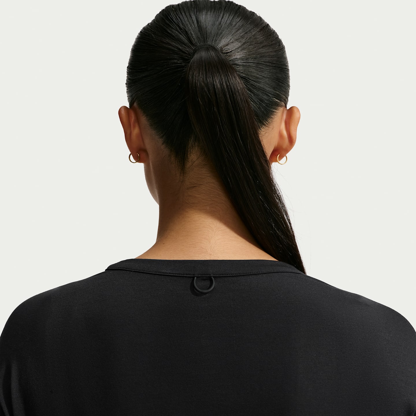 Женский лонгслив Nike 24.7 ImpossiblySoft Light Dri-FIT, цвет: Чёрный / Серый — фото 2