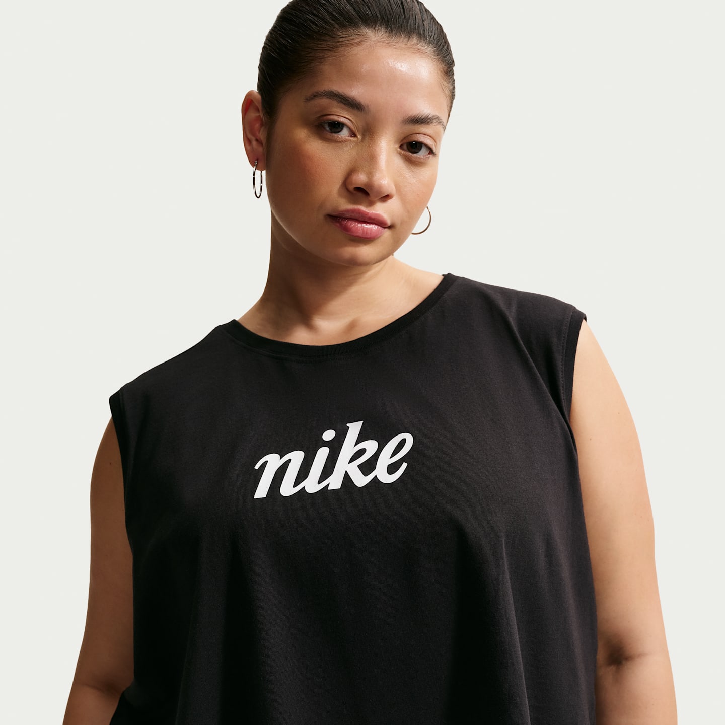Женская свободная укороченная майка Nike Sportswear Club, большие размеры, цвет: Чёрный / Белый