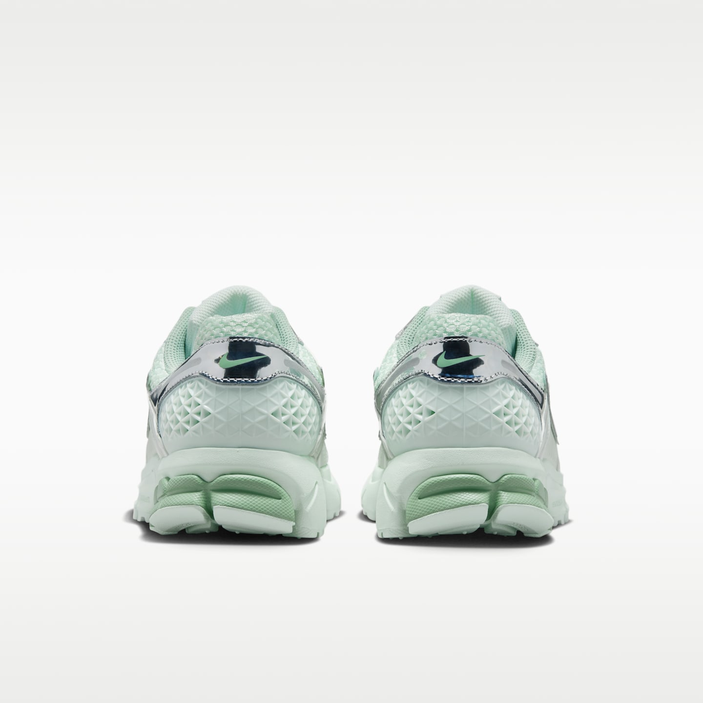 Женские кроссовки Nike Zoom Vomero 5 Shoes, цвет: Зелёный / Еловый — фото 6