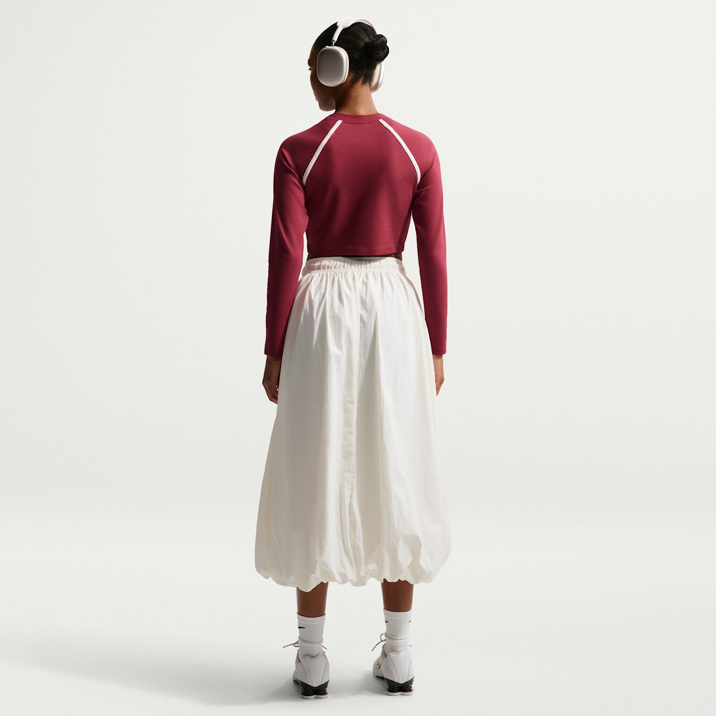 Женский облегающий укороченный топ Nike Sportswear с длинным рукавом, цвет: Малиновый / Меловой — фото 5