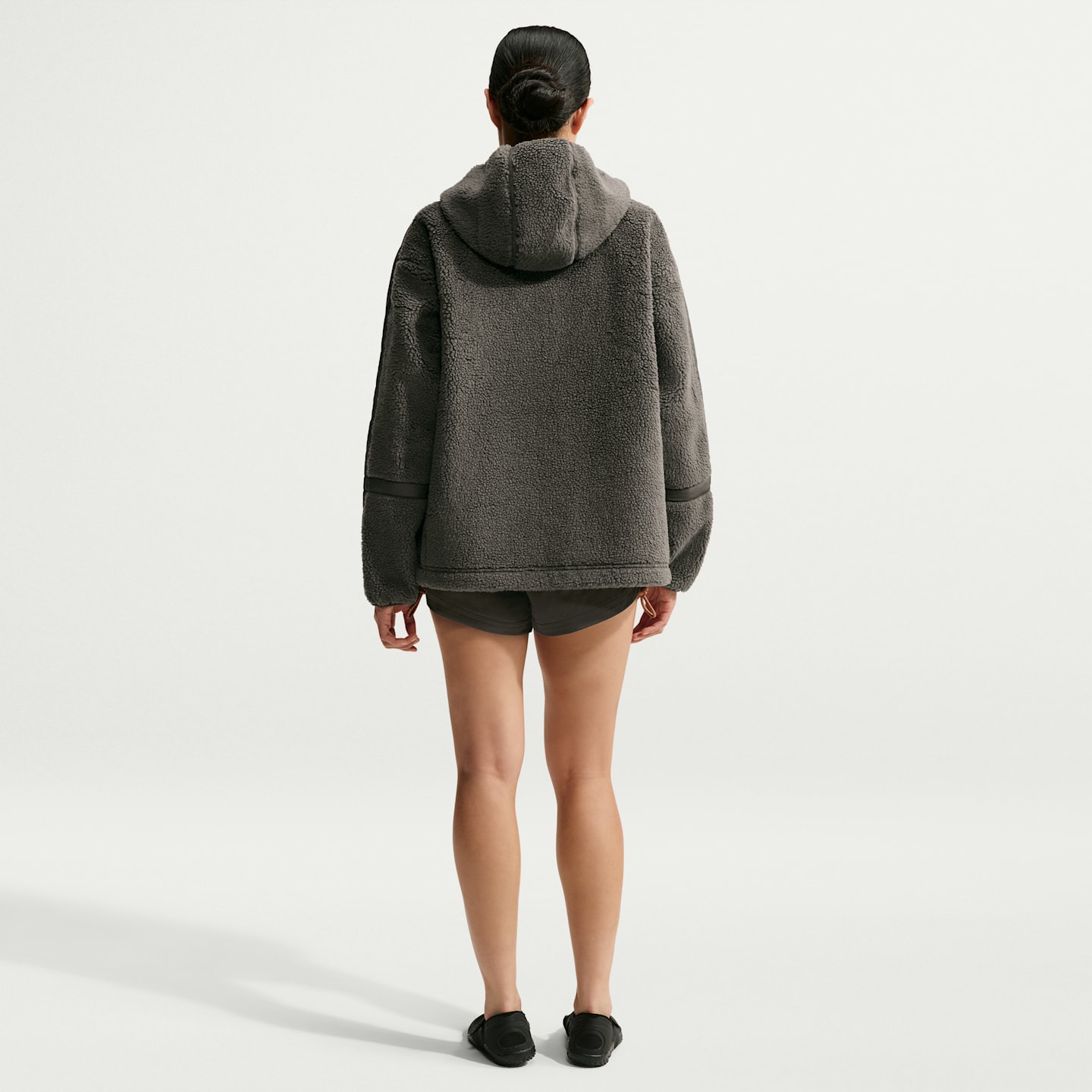 Женская куртка NikeSKIMS Sherpa Oversized Full-Zip Hooded, цвет: Обсидиановый — фото 5