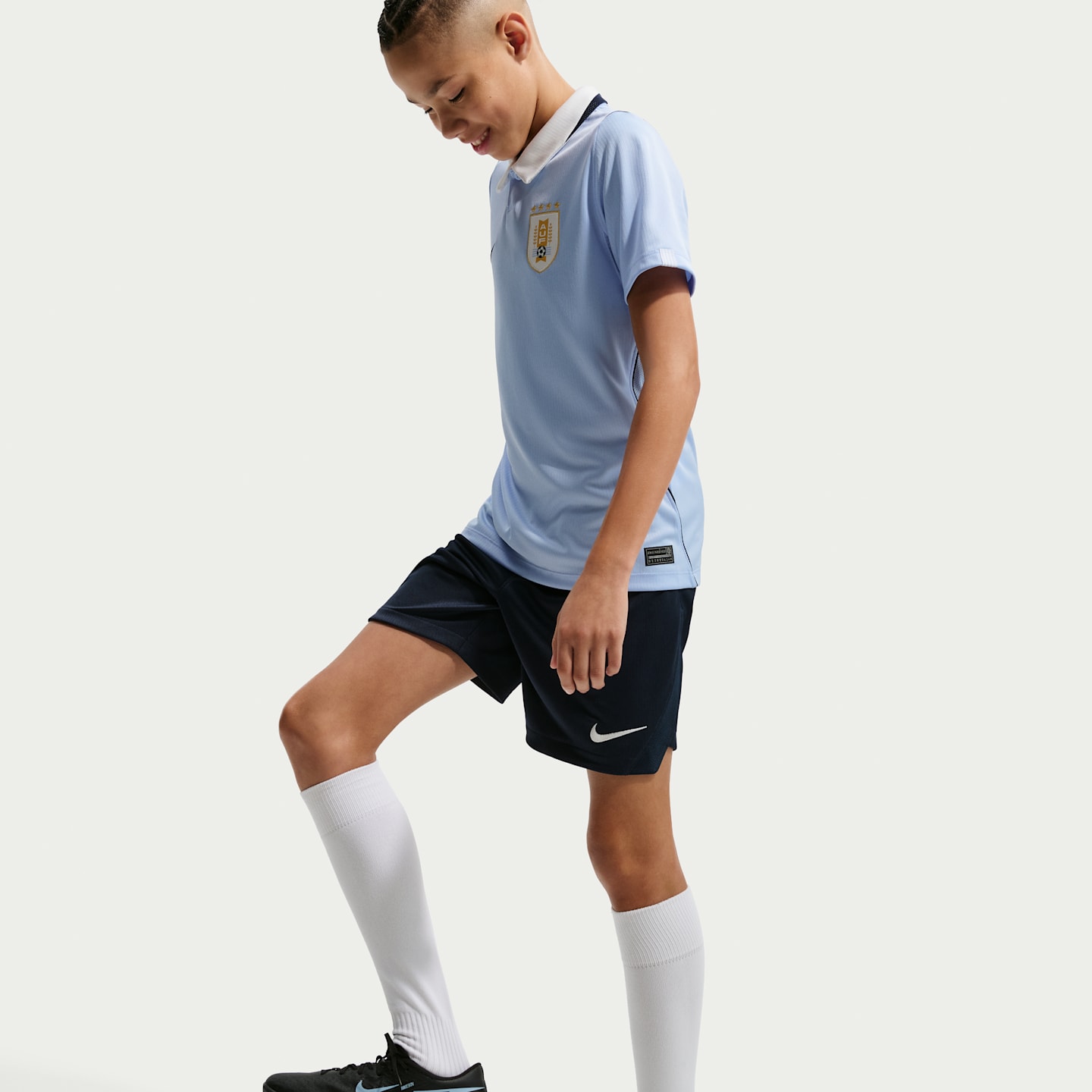 Детские шорты Nike Uruguay 2026 Stadium Home Dri-FIT Soccer Replica, цвет: Обсидиановый / Снежный белый — фото 4