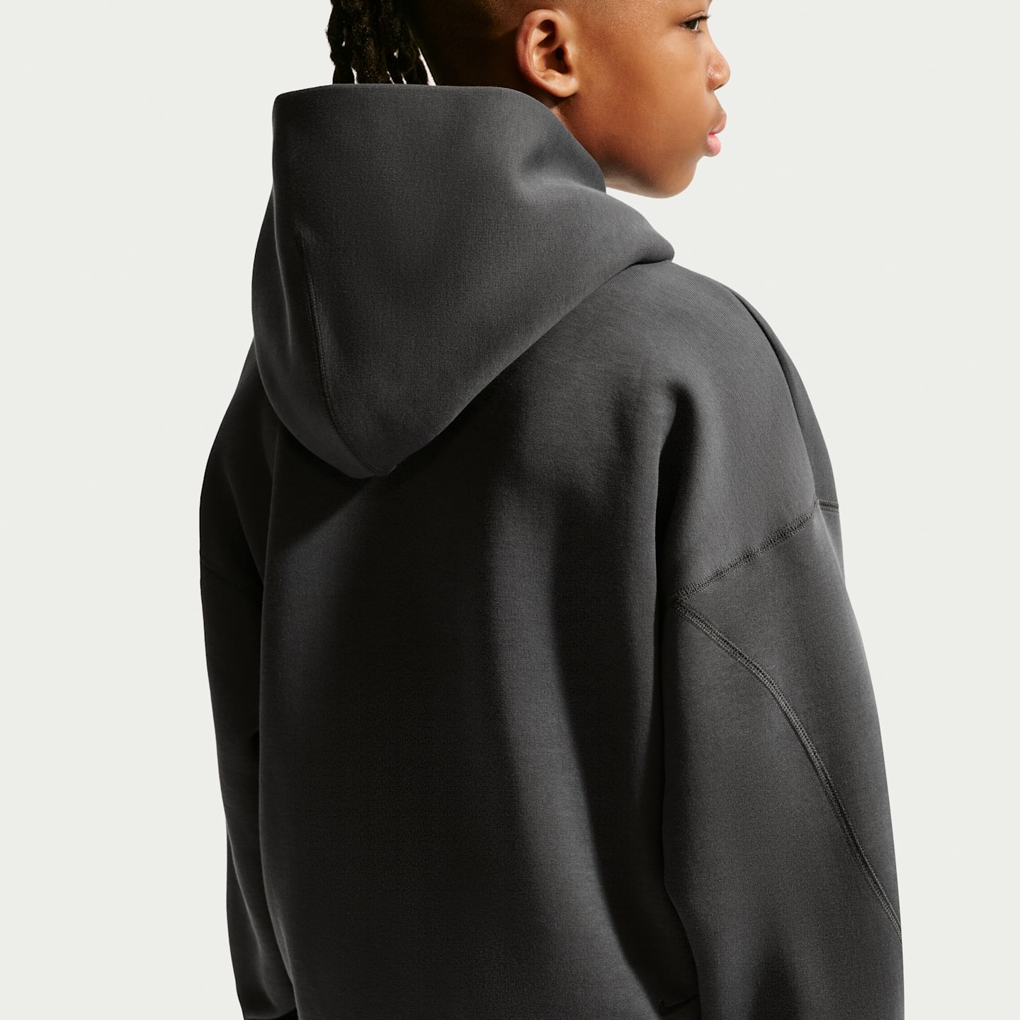 Худи Nike Sportswear Tech Fleece Oversized Pullover для мальчиков, цвет: Антрацитовый / Чёрный — фото 2
