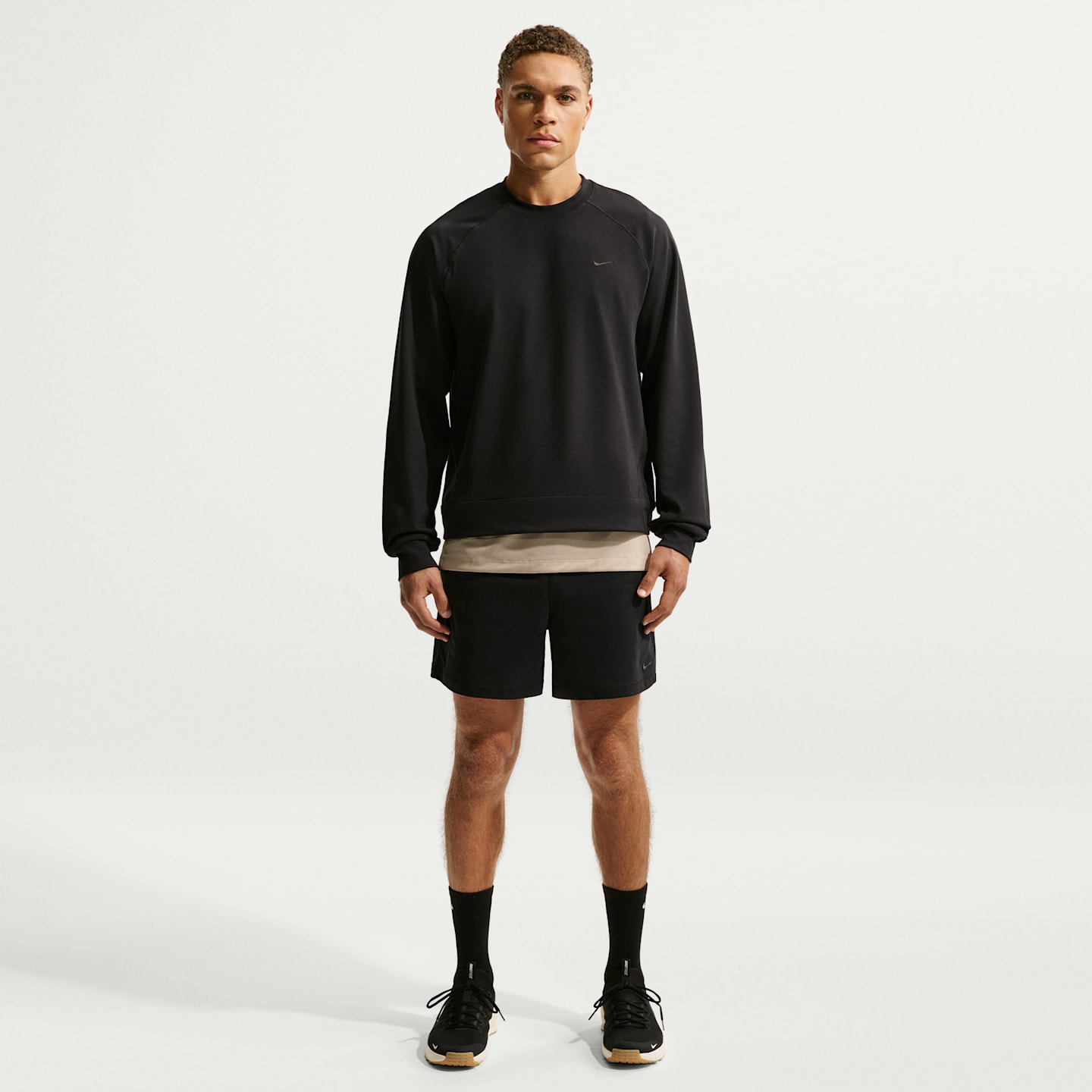 Мужской топ Nike Primary NanoKnit Dri-FIT с длинным рукавом и УФ-защитой, цвет: Чёрный — фото 4