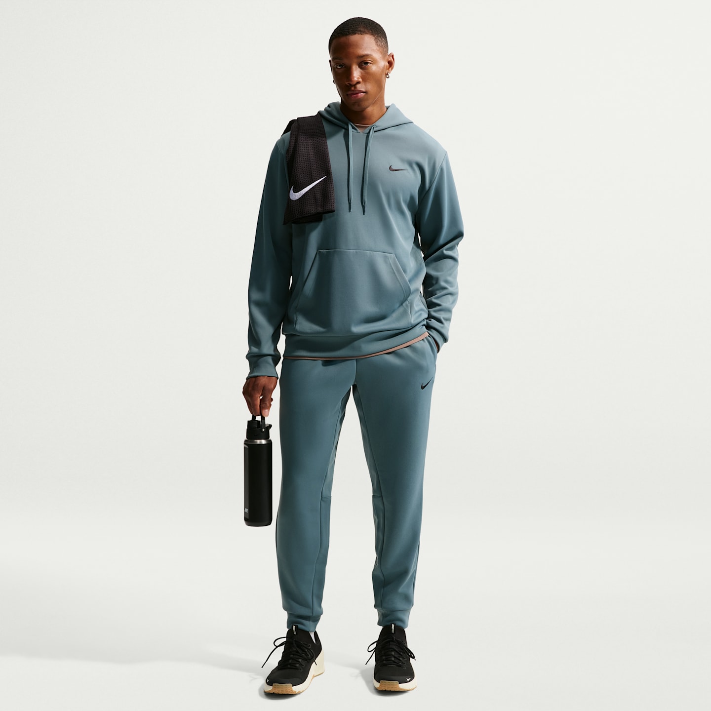 Мужские тренировочные джоггеры Nike Hyverse Dri-FIT UV, цвет: Минеральный сланцевый / Чёрный — фото 1