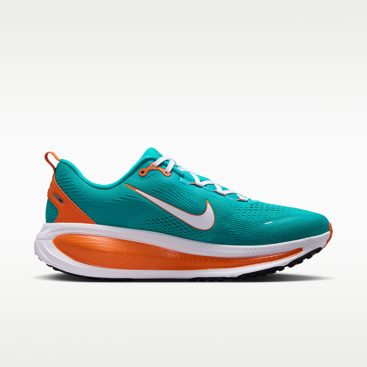 Мужские кроссовки Nike Vomero 18 (Miami Dolphins) NFL Road Running, цвет: Зелёный / Яркий оранжевый — фото 3