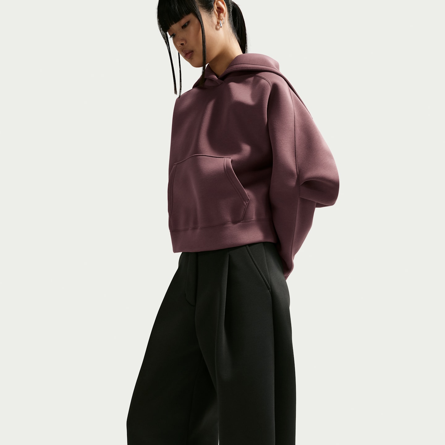 Женские брюки Nike Pregame Fleece Loose Mid-Rise Trousers, цвет: Чёрный — фото 4