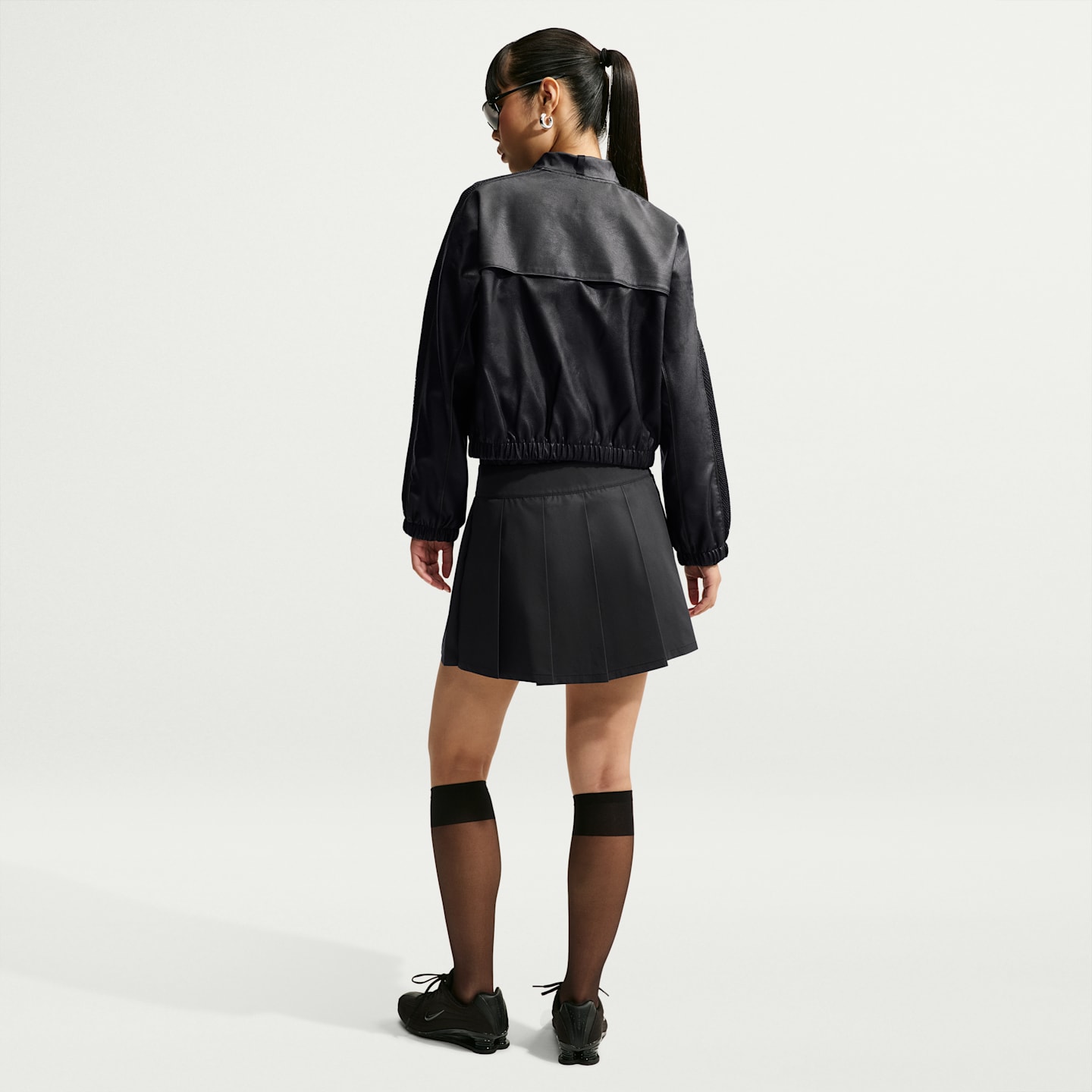 Женская спортивная куртка Nike Sportswear из экокожи, цвет: Чёрный — фото 5