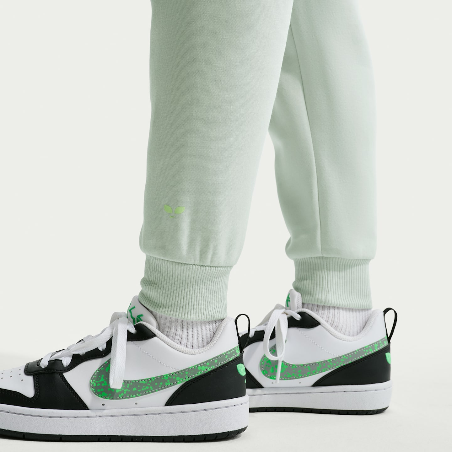Детские брюки Nike Sportswear Club "Alien" Fleece, цвет: Чёрный / Кислотно-жёлтый — фото 3