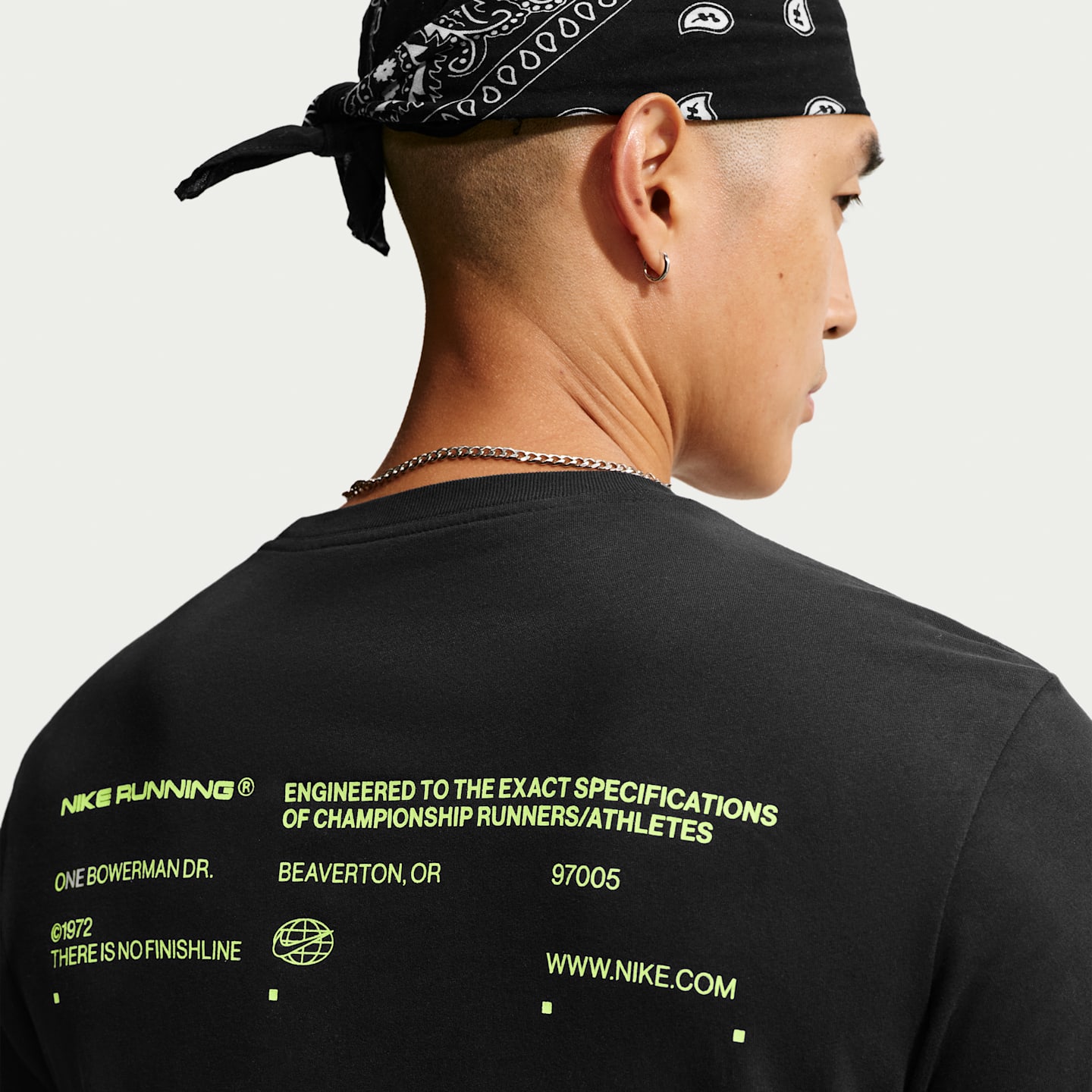 Мужская беговая футболка Nike Dri-FIT, цвет: Чёрный — фото 2