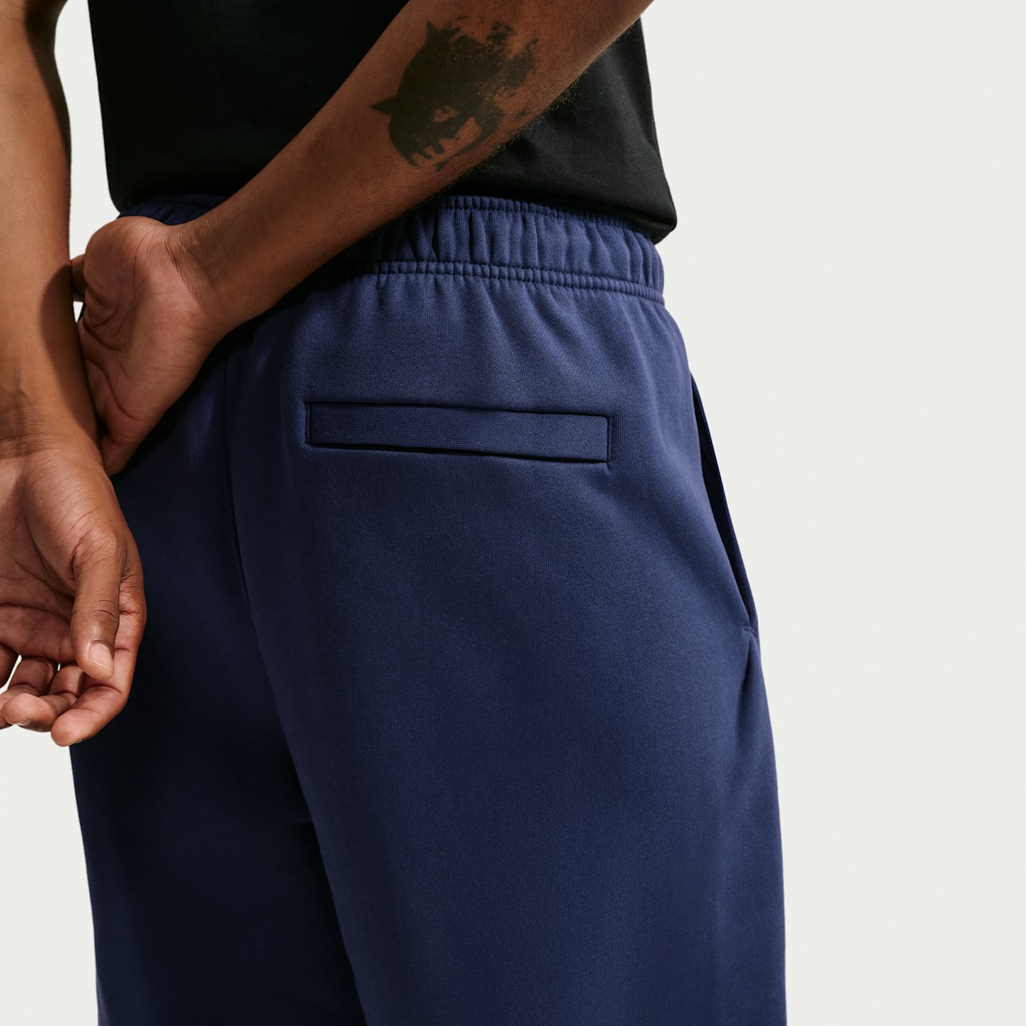 Мужские флисовые брюки Nike Solo свободного кроя с манжетами, цвет: Тёмно-синий / Обсидиановый — фото 3