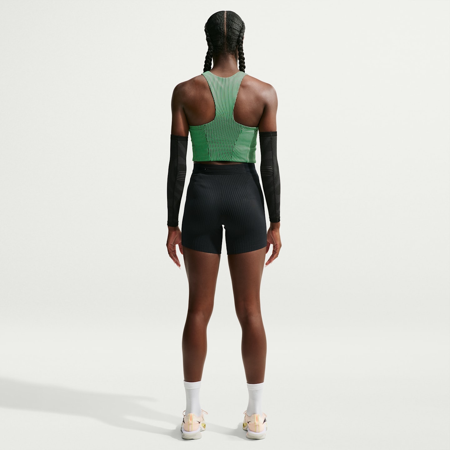 Женские облегающие беговые шорты Nike AeroSwift Dri-FIT ADV, цвет: Чёрный / Белый — фото 5