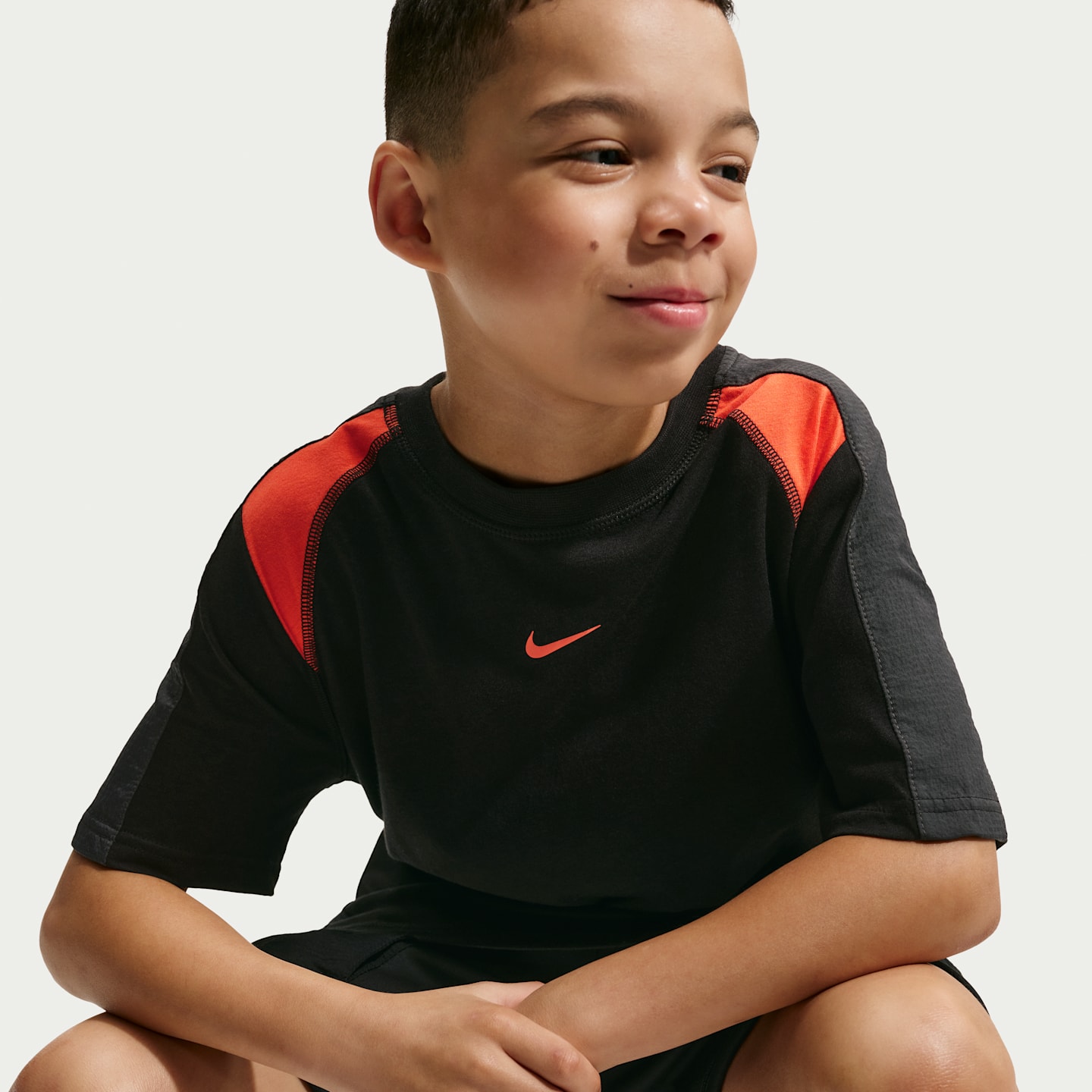 Детский топ Nike Sportswear City Utility с коротким рукавом, цвет: Чёрный / Антрацитовый — фото 3