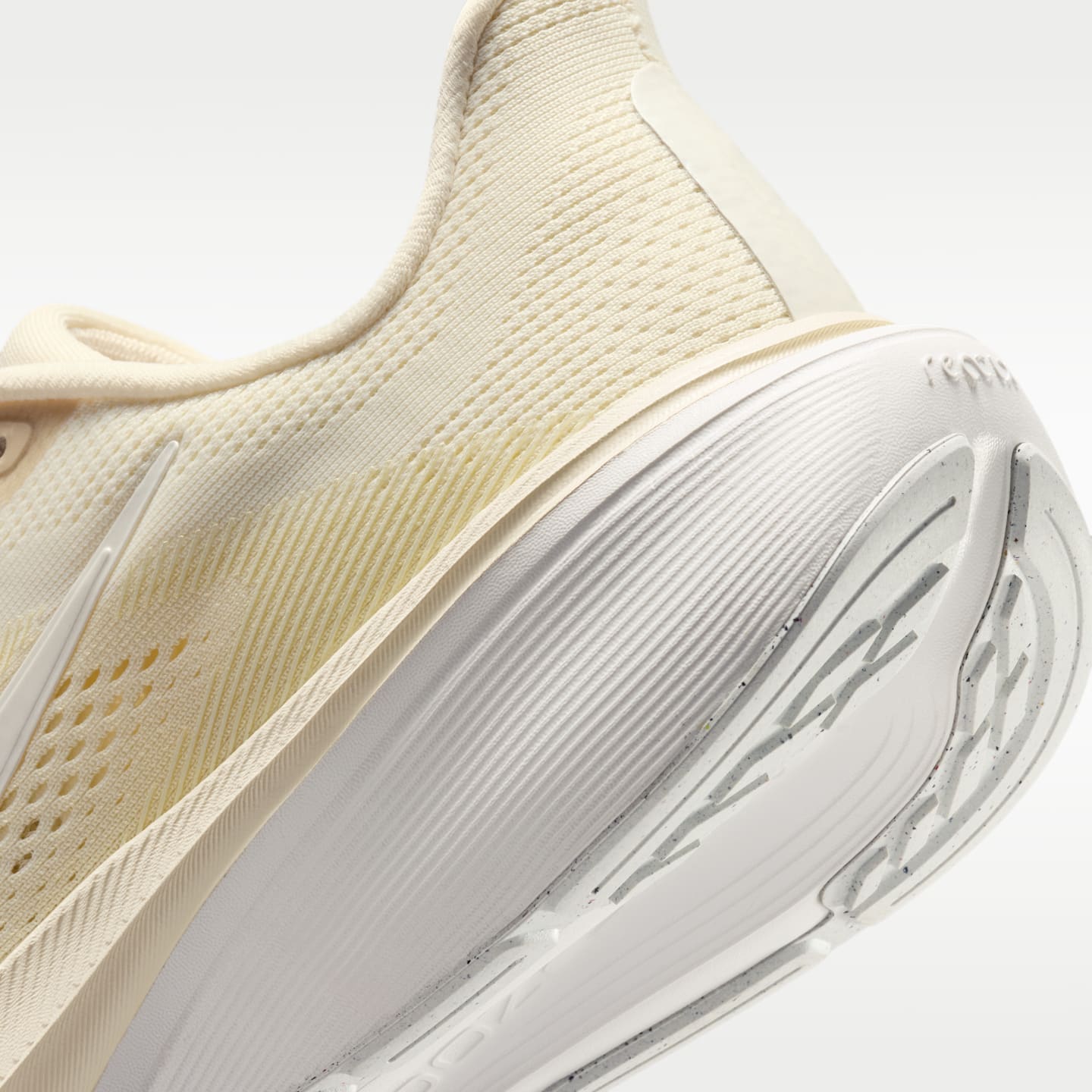 Женские кроссовки Nike Pegasus 42 Road Running, цвет: Бледная слоновая кость / Кокосовое молоко — фото 8