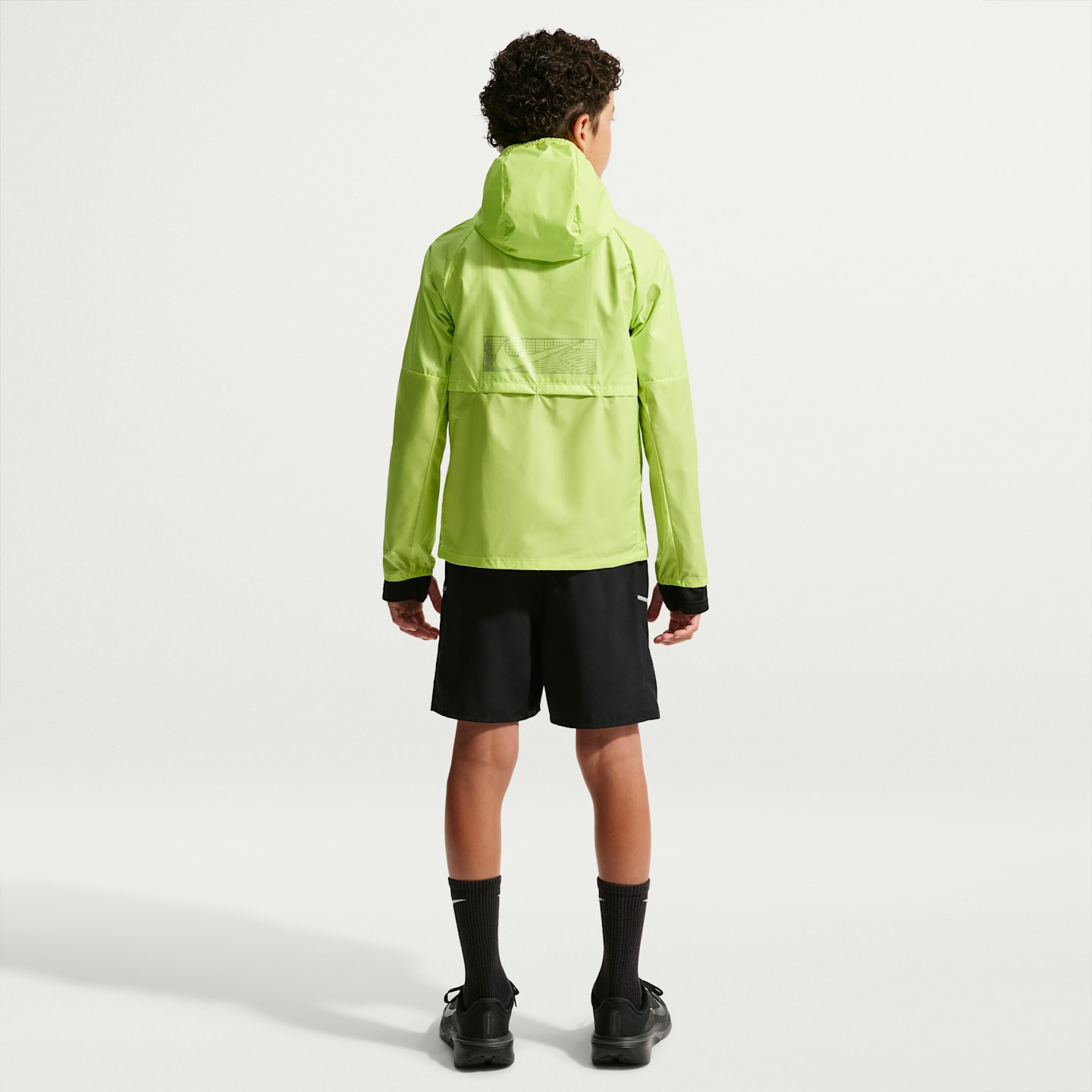 Детская зимняя водоотталкивающая куртка для мальчиков Nike Miler Therma-FIT, цвет: Светлый лимонный / Чёрный — фото 5