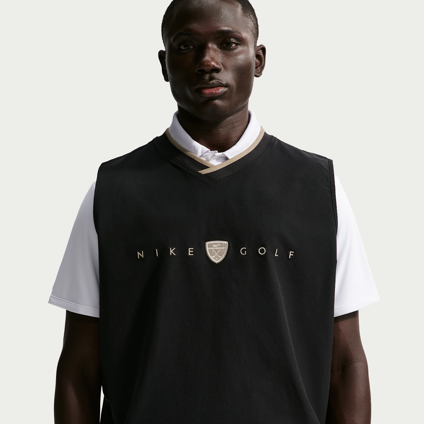 Мужской ветрозащитный жилет для гольфа Nike Fairway Fresh Dri-FIT оверсайз, цвет: Чёрный — фото 1