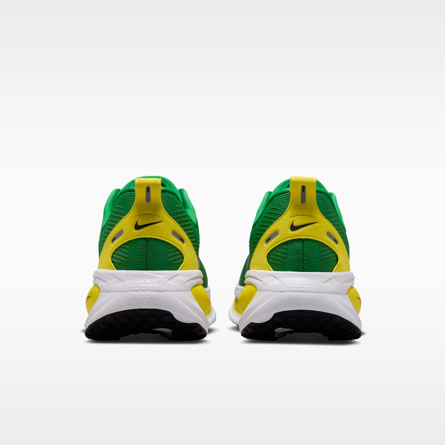 Мужские кроссовки Nike College Vomero 18 (Oregon) Road Running, цвет: Зелёный / Белый — фото 6