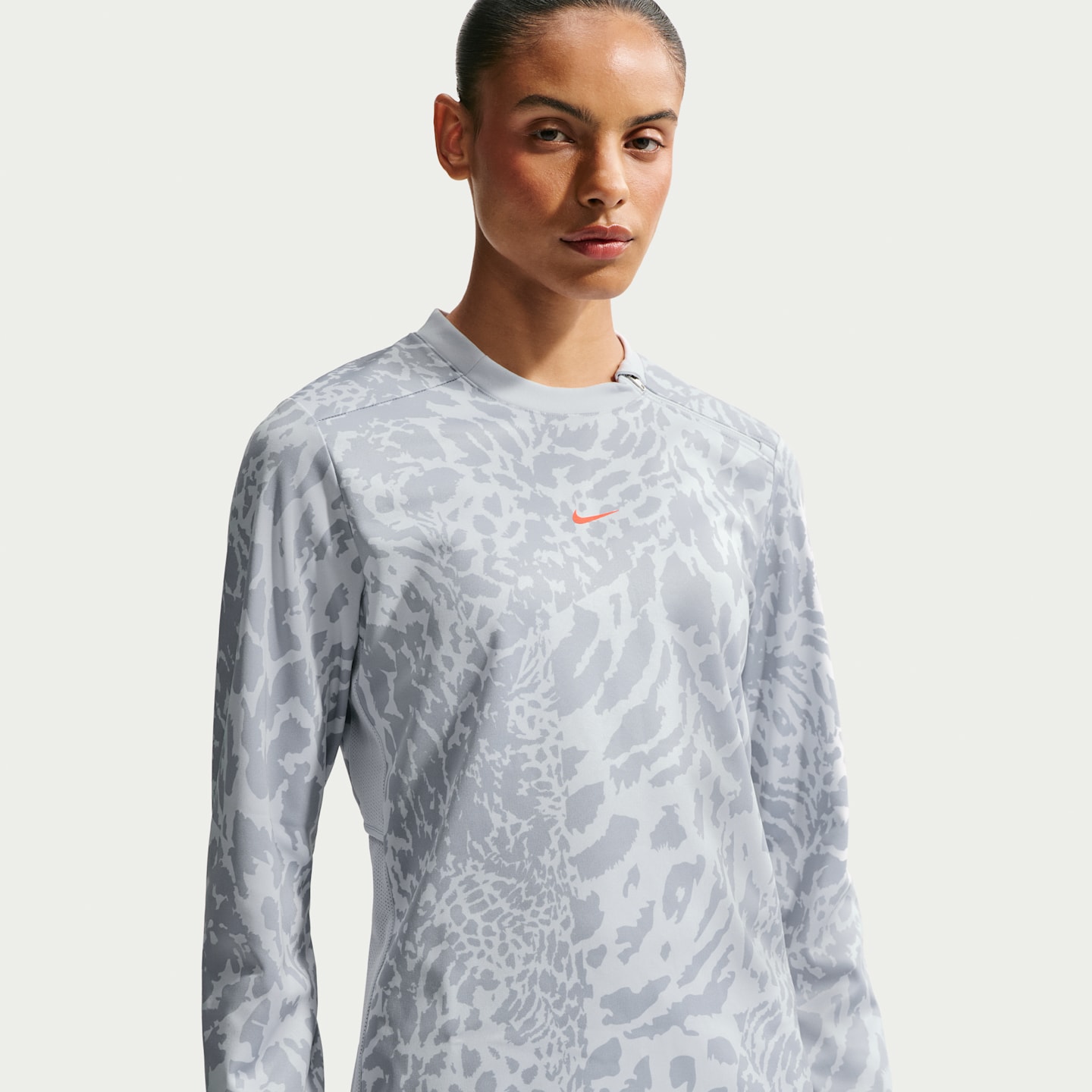 Женский топ Nike United Academy Dri-FIT Soccer Crew Top, цвет: Платиновый / Волчий серый — фото 1