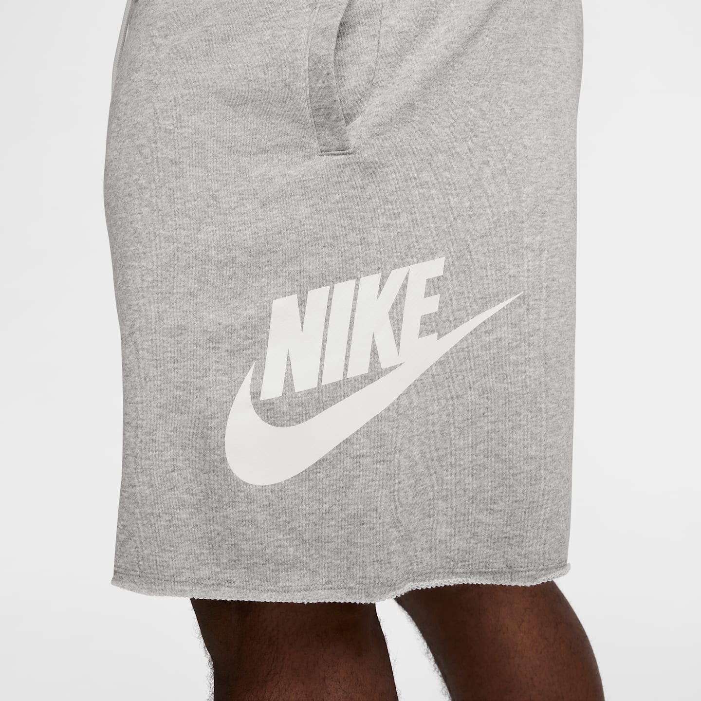 Мужские шорты Nike Club Alumni из махрового трикотажа, цвет: Серый меланжевый / Серый — фото 12