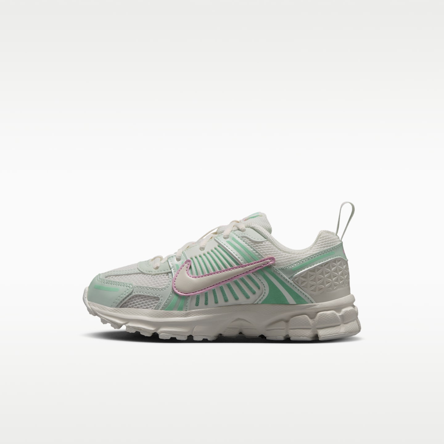 Детские кроссовки Nike Vomero 5 (Classic laces), цвет: Молочный / Розовый пенный — фото 1