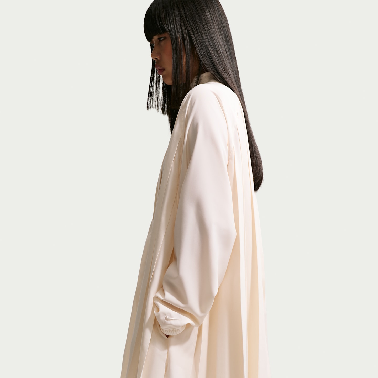 Женское платье Nike Sportswear Oversized Long-Sleeve Pleated Mini, цвет: Меловой — фото 4