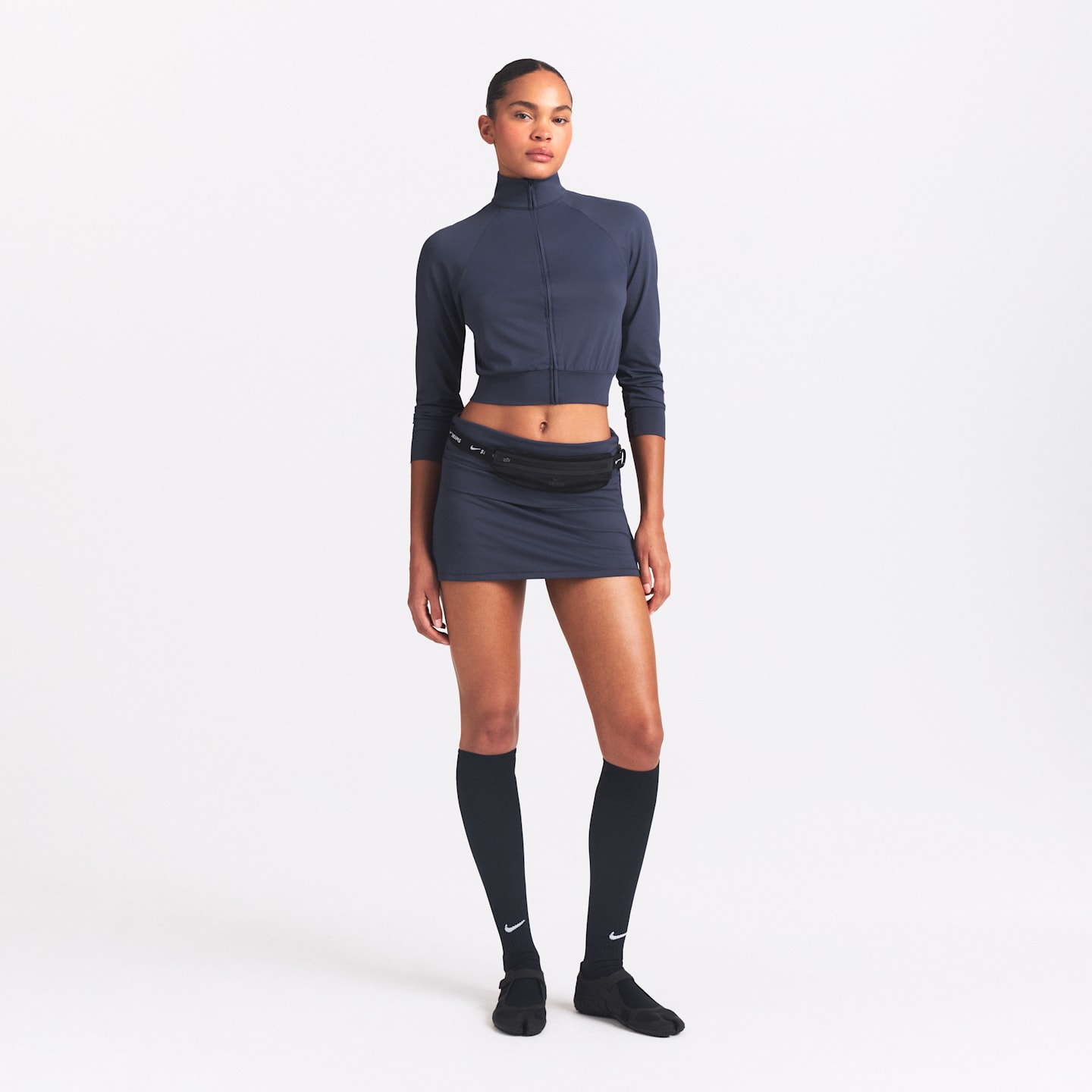 Женская спортивная куртка NikeSKIMS Airy, цвет: Глубокий королевский синий — фото 4
