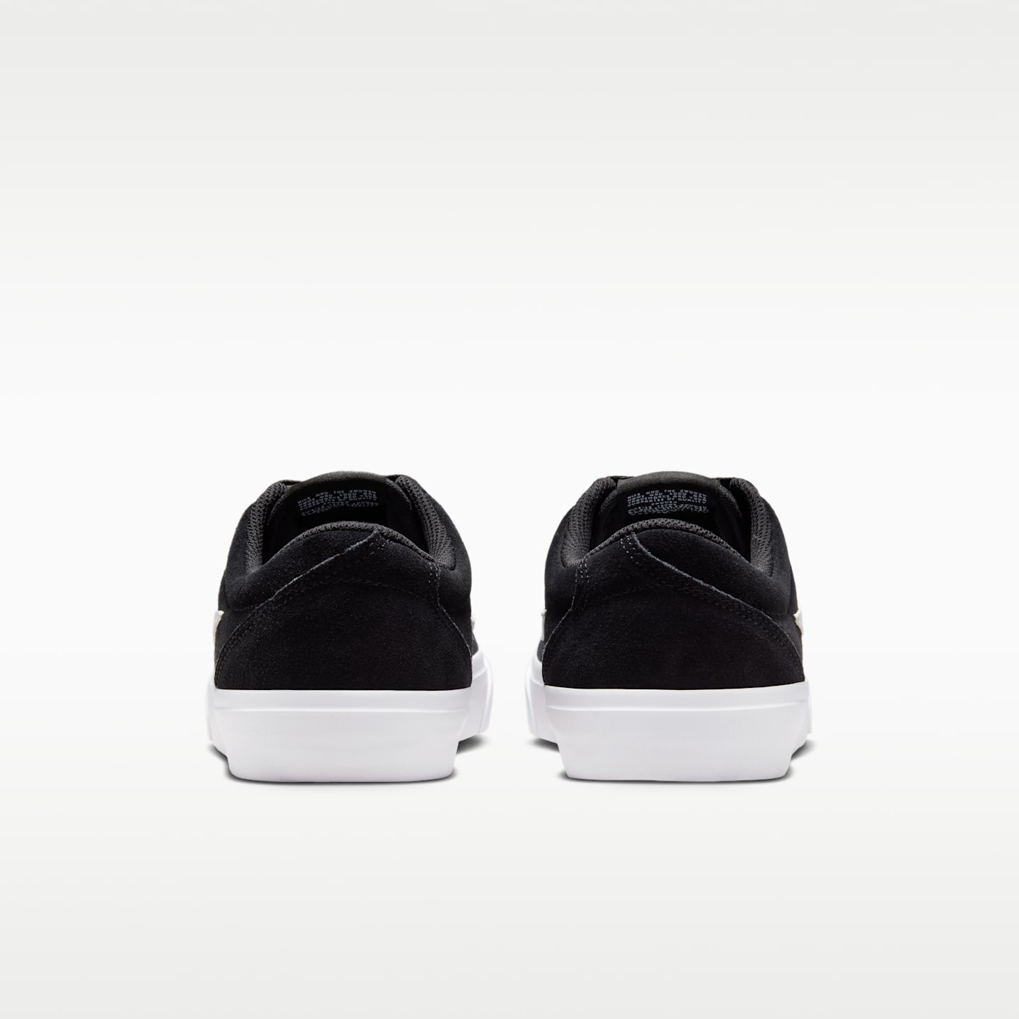 Женские кроссовки Nike Charge Suede SE, цвет: Чёрный / Белый — фото 6