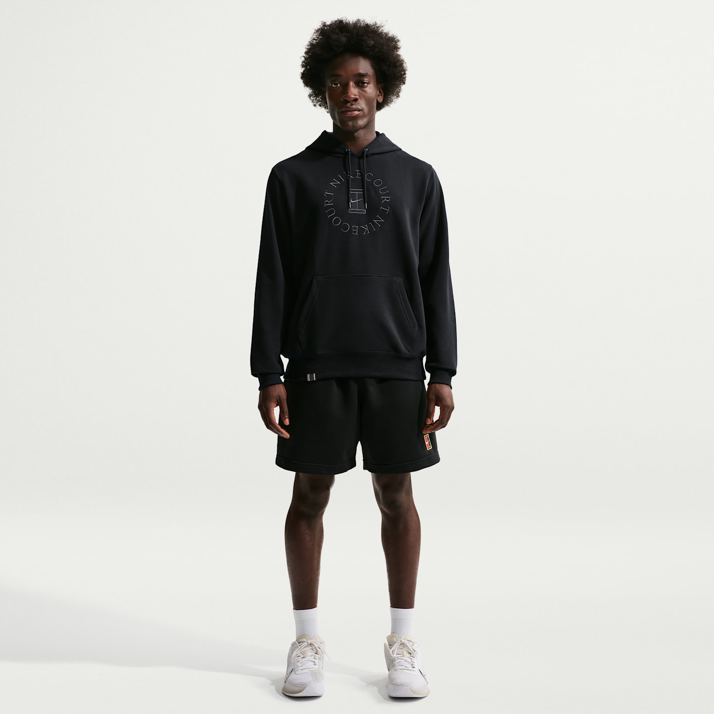 Мужское худи Nike NikeCourt Heritage Dri-FIT French Terry Tennis Pullover, цвет: Чёрный / Антрацитовый — фото 4