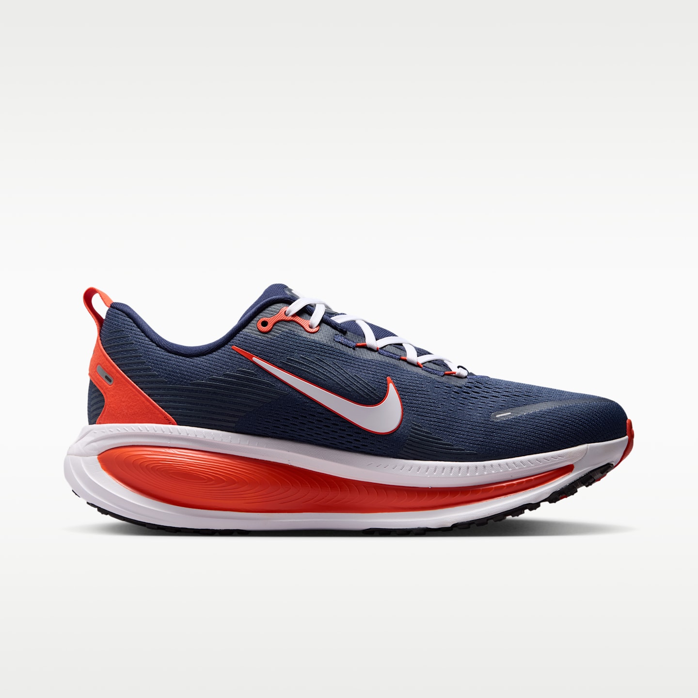 Мужские кроссовки Nike College Vomero 18 (Auburn) Road Running, цвет: Тёмно-синий / Оранжевый — фото 3