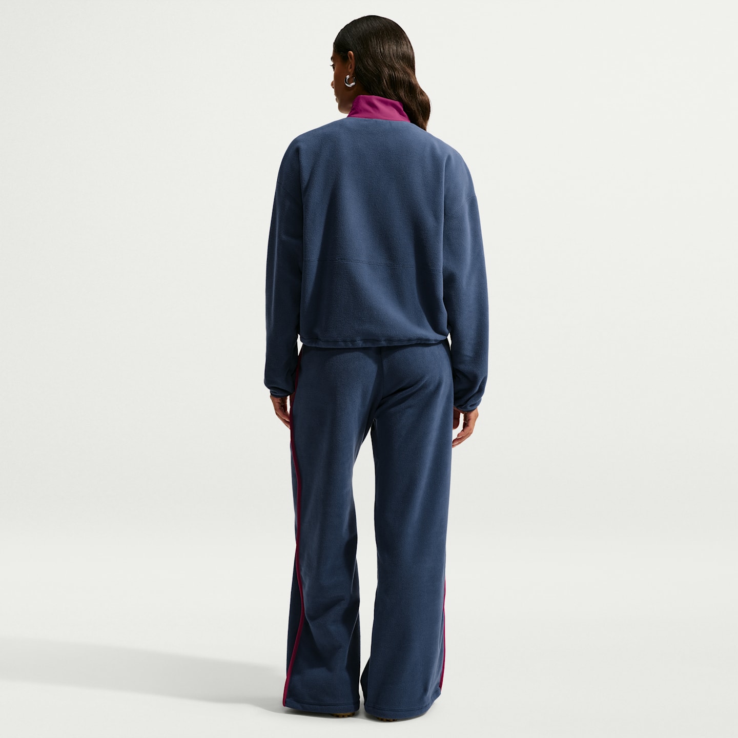 Женский свободный свитшот Nike Sportswear Therma-FIT на молнии, цвет: Тёмно-синий / Ягодный — фото 5
