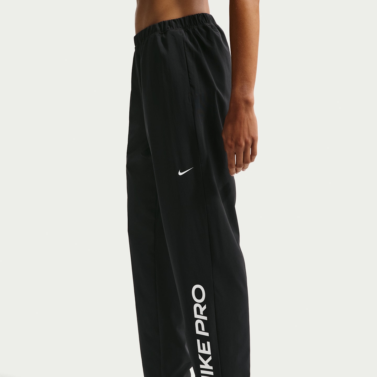 Женские тканые брюки Nike Pro 365 Dri-FIT со средней посадкой, цвет: Чёрный / Белый — фото 2