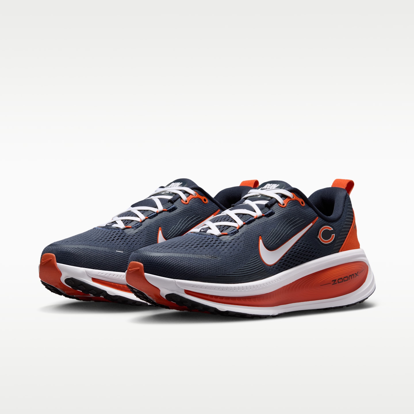 Мужские кроссовки Nike Vomero 18 (Chicago Bears) NFL Road Running, цвет: Морской / Оранжевый — фото 5