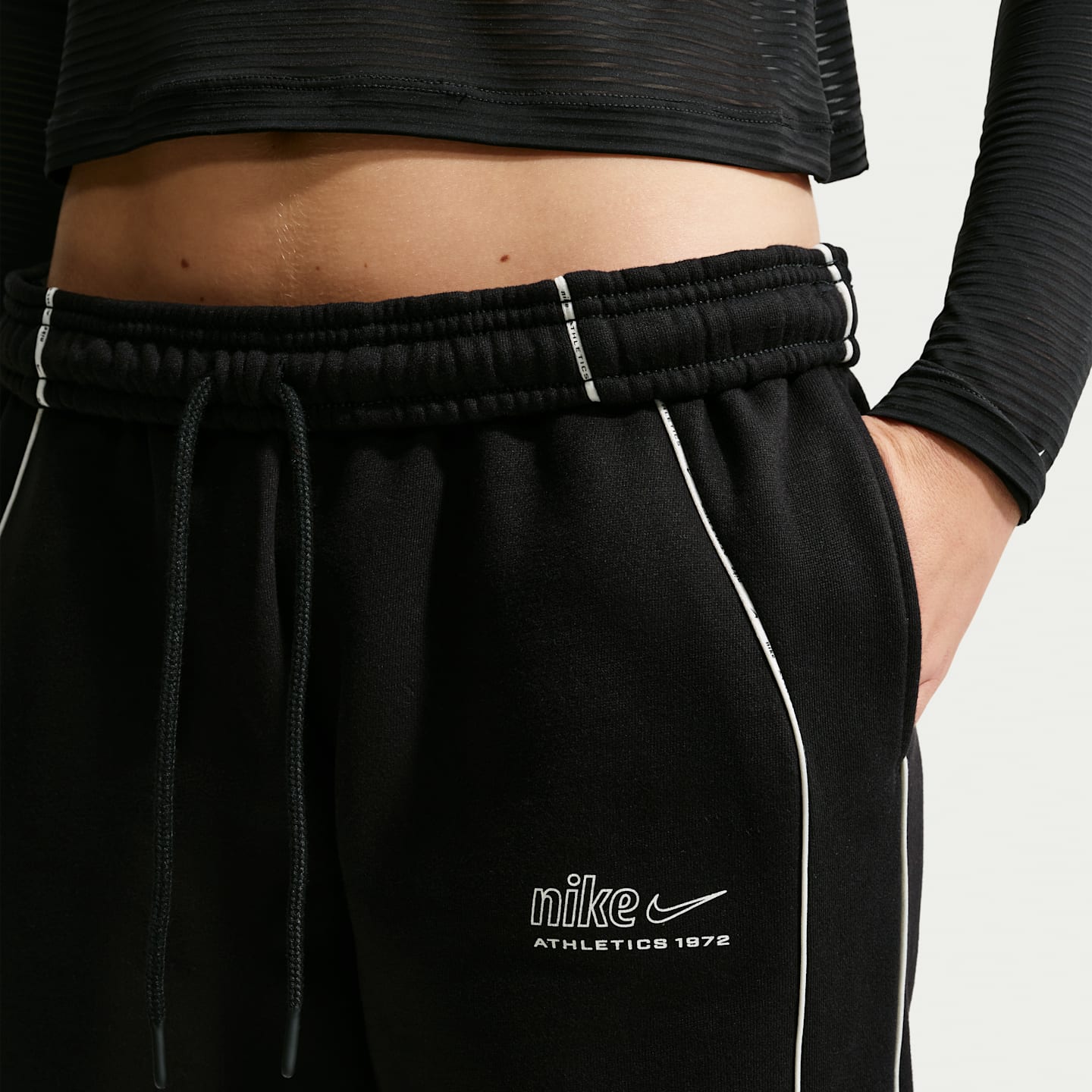 Женские брюки Nike Studio Fleece Medium Weight с манжетами, средняя посадка, цвет: Чёрный / Молочный — фото 6