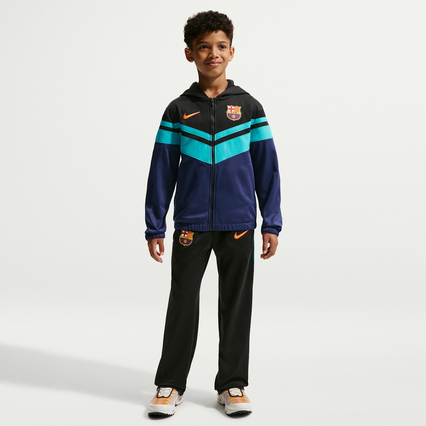 Детские комплекты Nike FC Barcelona Third Dri-FIT Soccer Hooded Tracksuit, цвет: Чёрный / Синий — фото 6