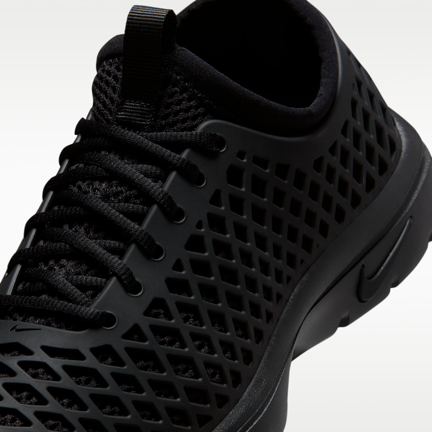 Женские кроссовки Nike Rejuven8 Run SP, цвет: Чёрный / Молочный — фото 7
