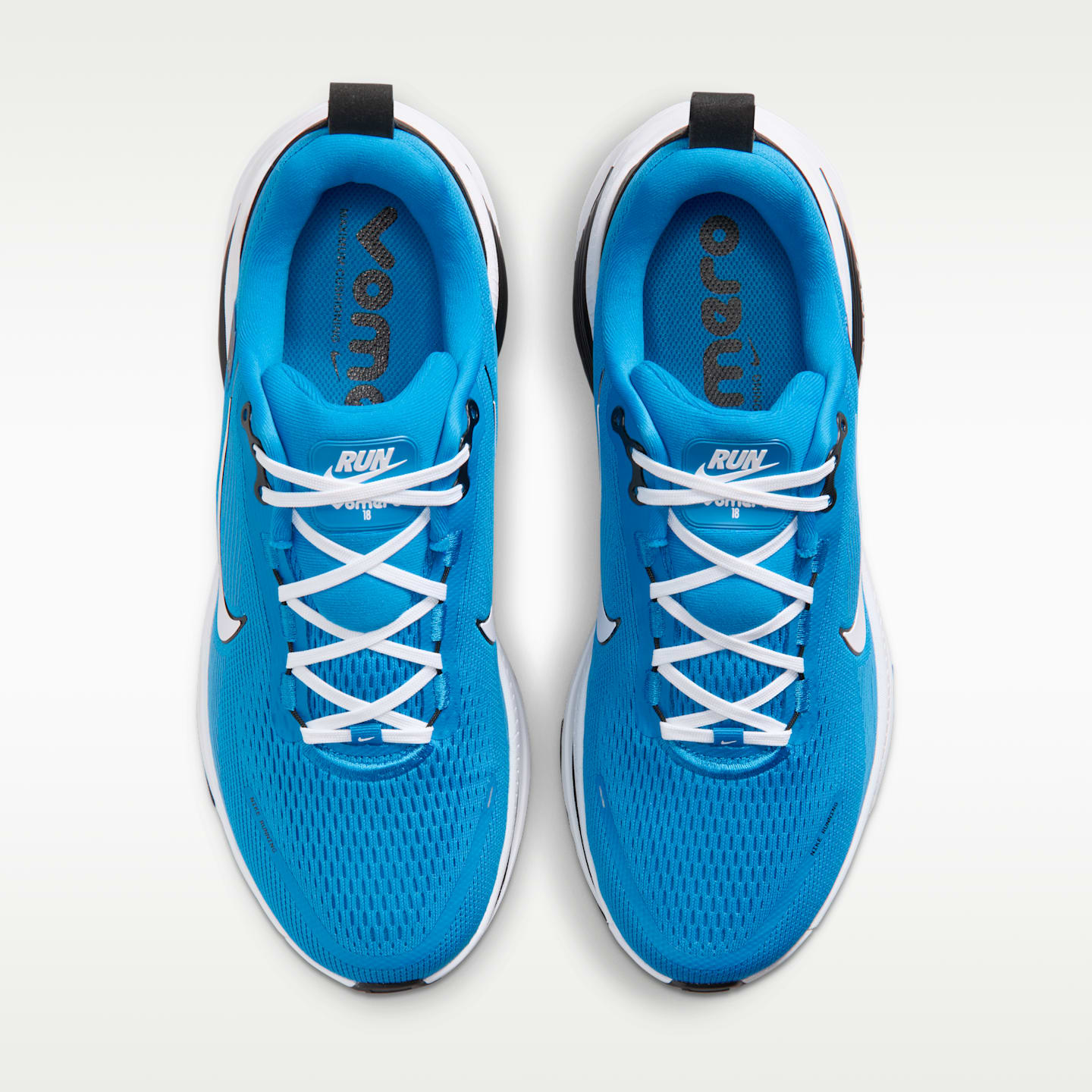 Мужские кроссовки Nike Vomero 18 (Carolina Panthers) NFL Road Running, цвет: Синий / Чёрный — фото 4