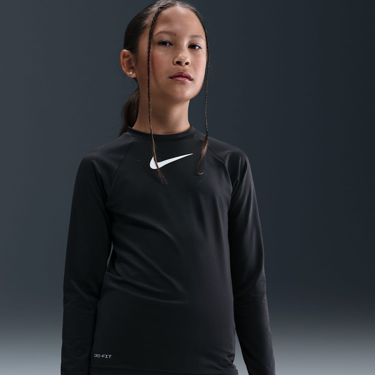 Детская плавательная футболка Nike Swim Hydroguard Dri-FIT UV для девочек, длинный рукав, цвет: Чёрный
