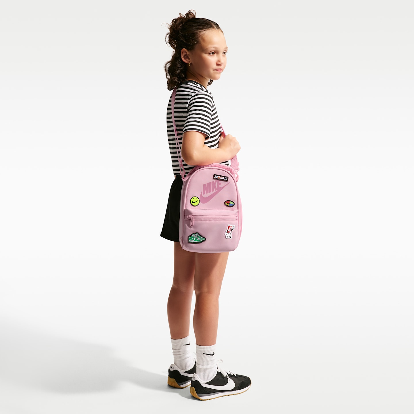 Детская сумка Nike Patch Lunch Tote (4L), цвет: Средний мягкий розовый — фото 7