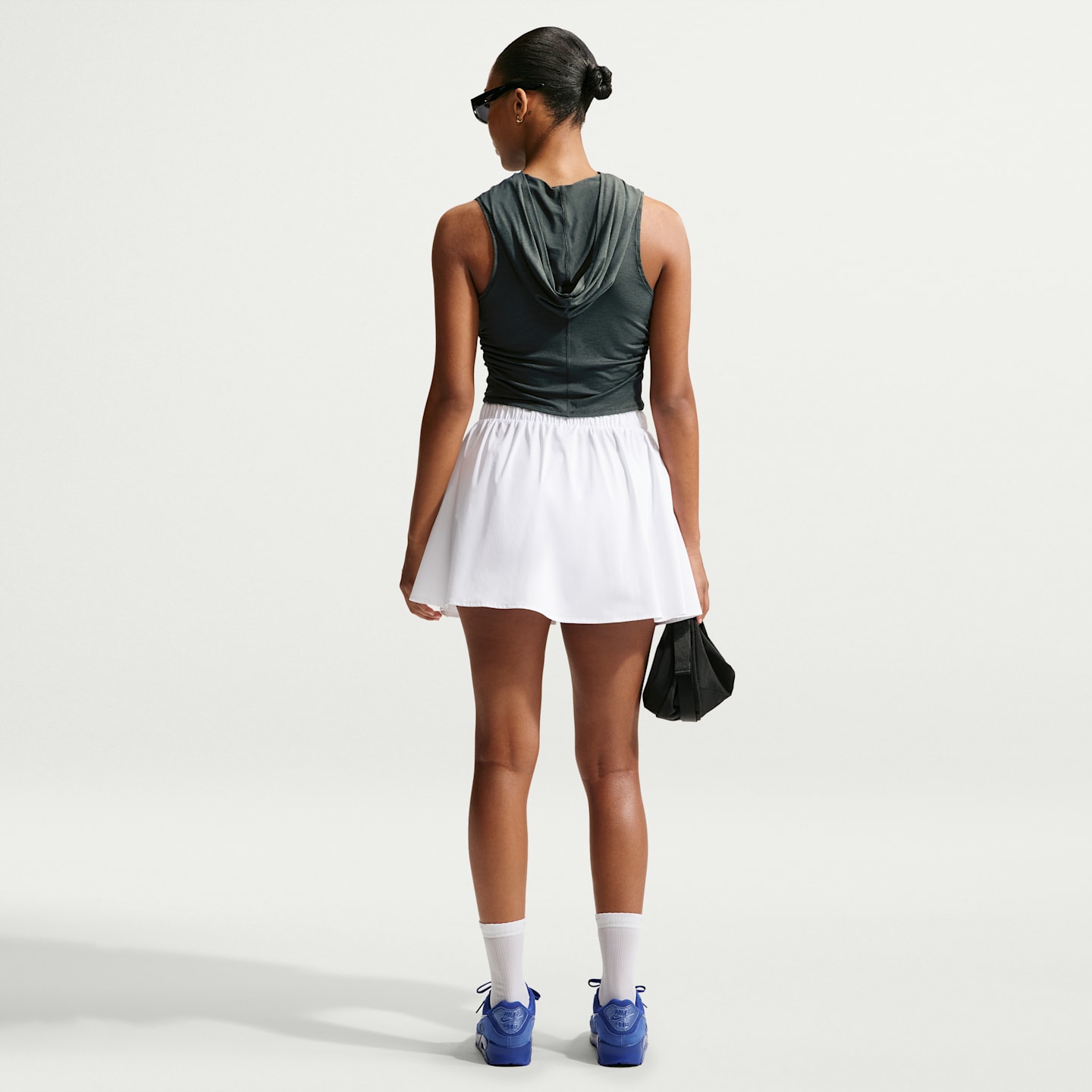 Женская приталенная майка Nike Sportswear с капюшоном, цвет: Камуфляжный зелёный / Молочный — фото 5