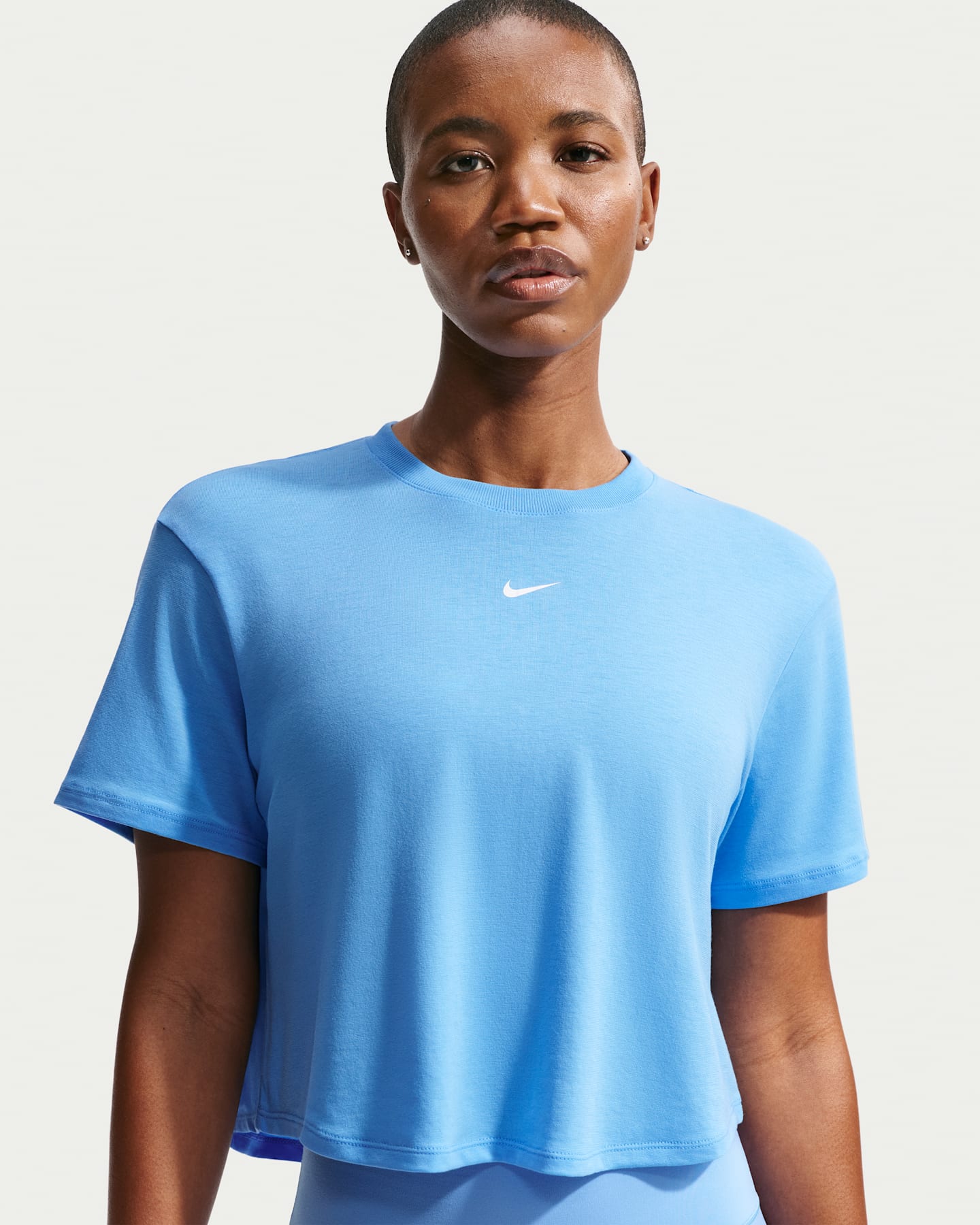 Женский укороченный топ Nike One Relaxed Dri-FIT с коротким рукавом, цвет: Синий / Белый — фото 6